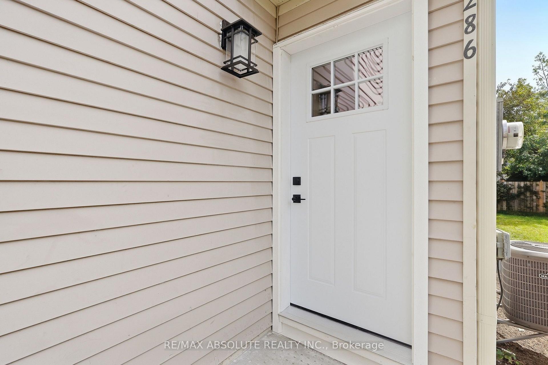 Photo 2 of 286 Mockingbird Drive, Ottawa, Chatelaine Village — HOMEH