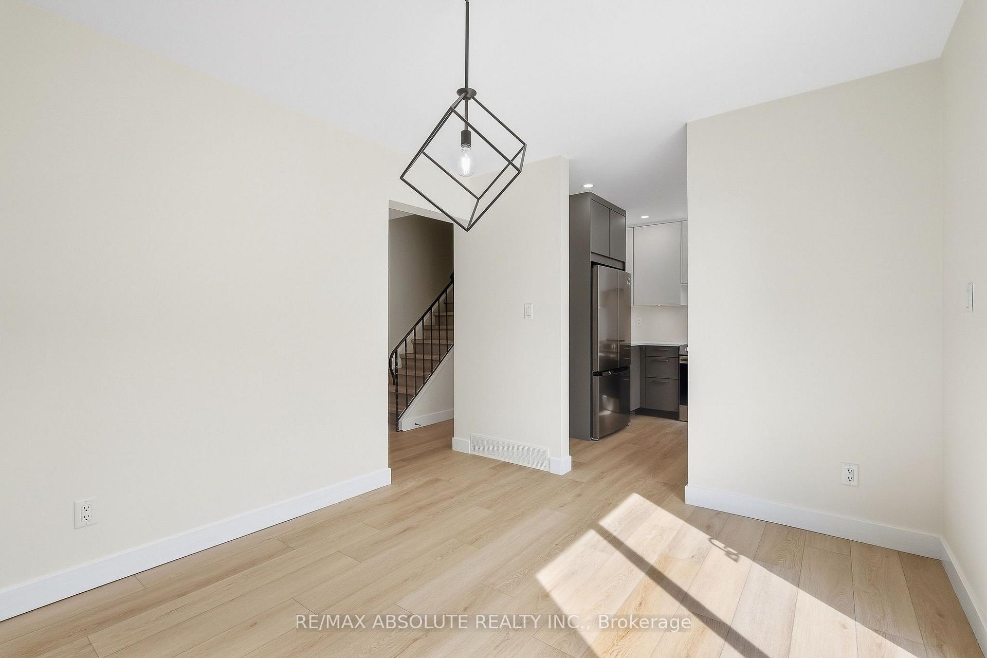 Photo 8 of 286 Mockingbird Drive, Ottawa, Chatelaine Village — HOMEH