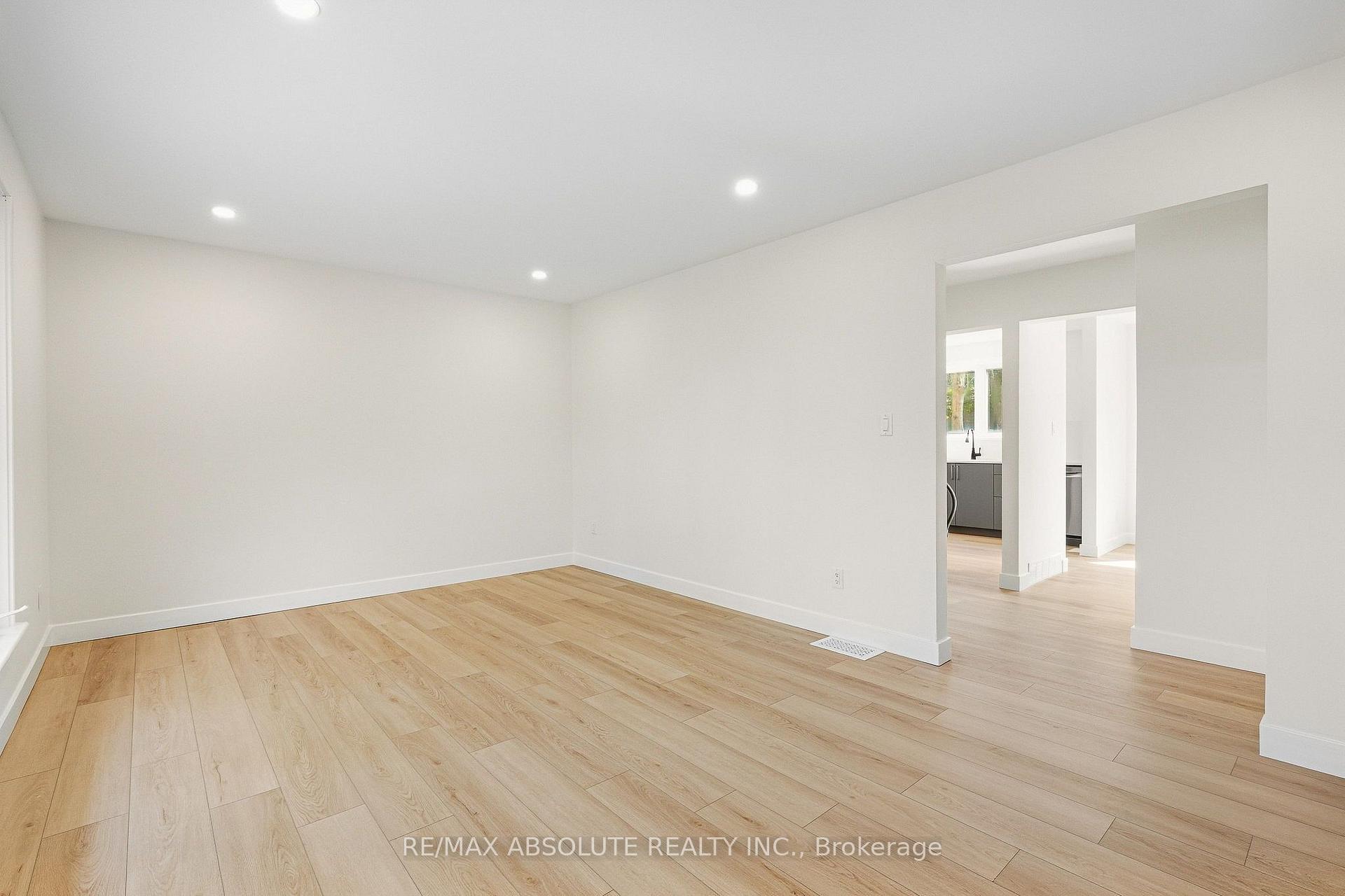 Photo 10 of 286 Mockingbird Drive, Ottawa, Chatelaine Village — HOMEH