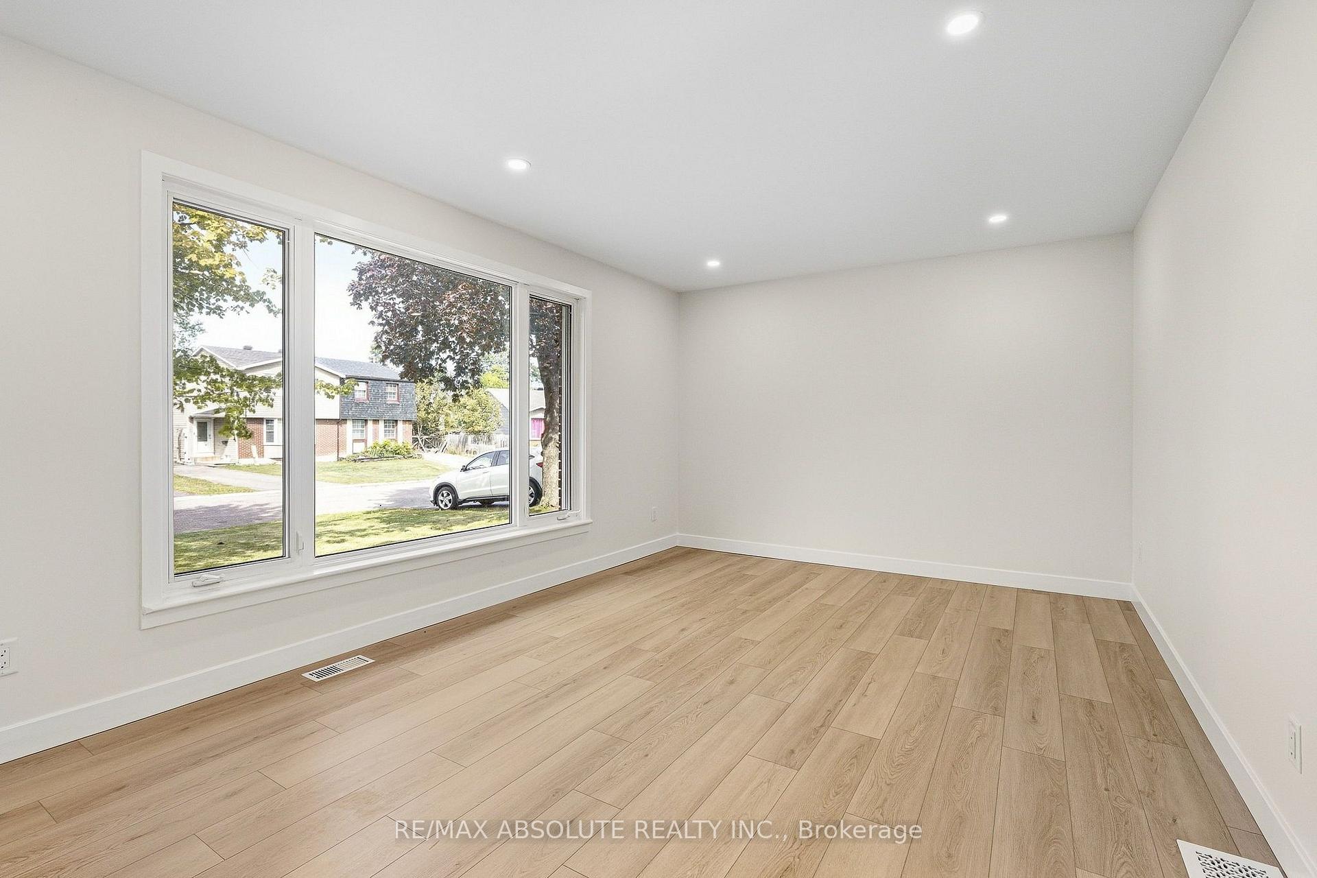 Photo 11 of 286 Mockingbird Drive, Ottawa, Chatelaine Village — HOMEH