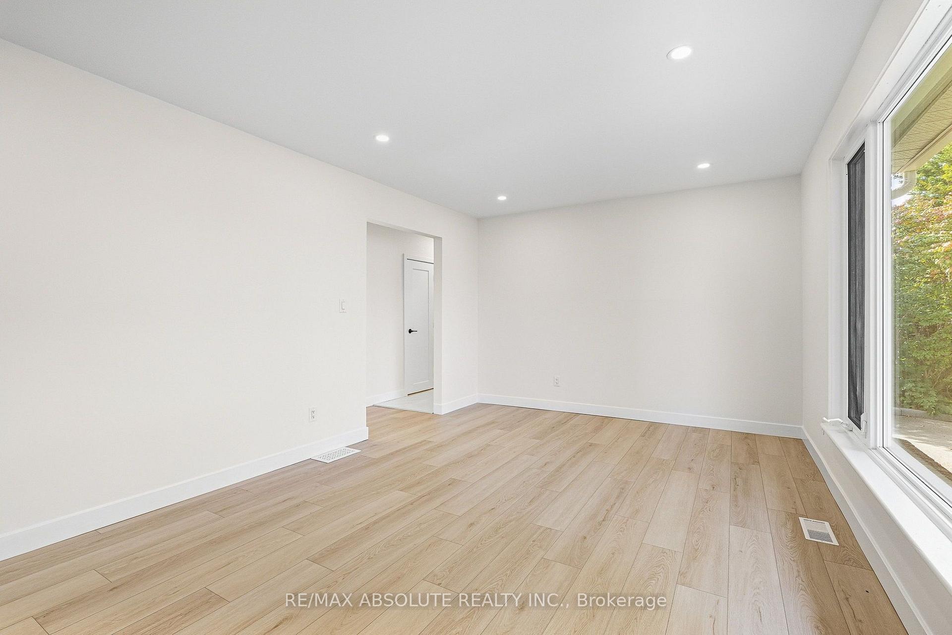 Photo 13 of 286 Mockingbird Drive, Ottawa, Chatelaine Village — HOMEH