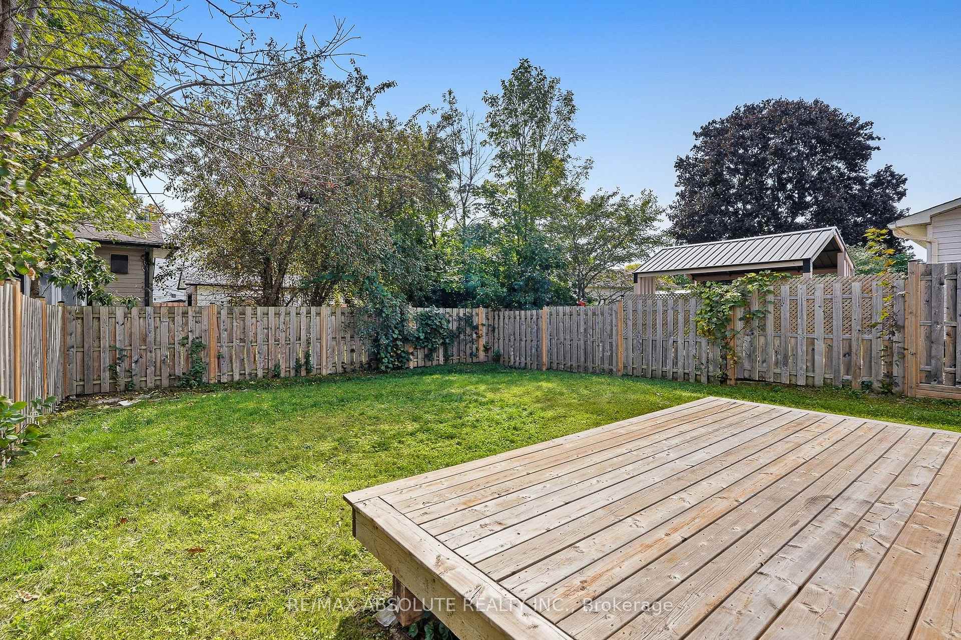 Photo 30 of 286 Mockingbird Drive, Ottawa, Chatelaine Village — HOMEH