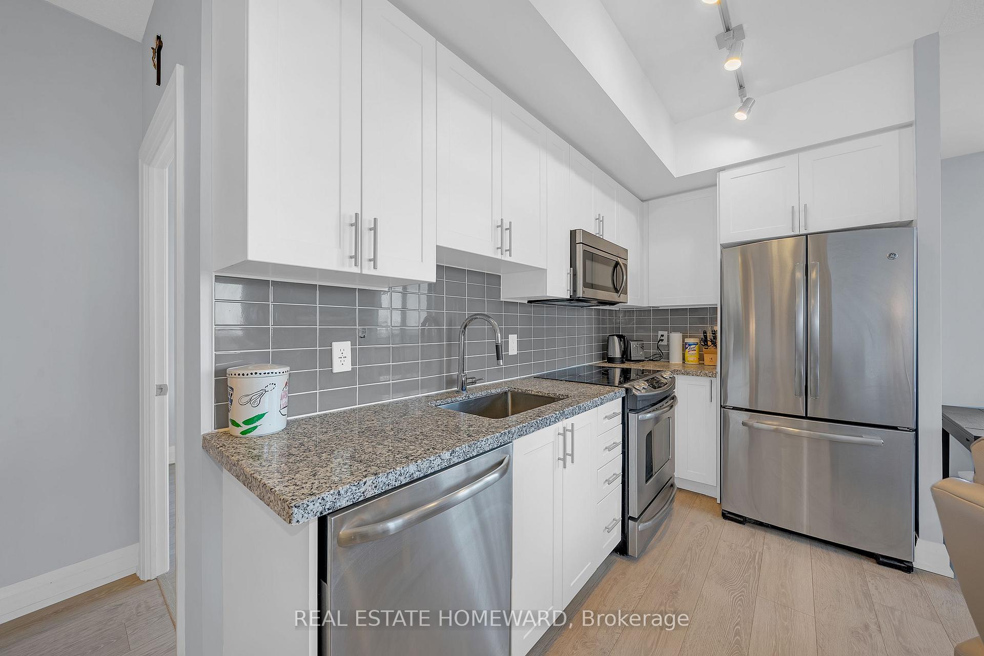 Photo 11 of Unit 1525, 7161 Yonge Street, Markham, Thornhill — HOMEH
