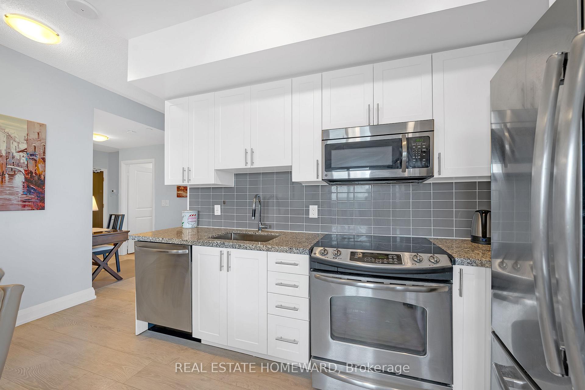 Photo 12 of Unit 1525, 7161 Yonge Street, Markham, Thornhill — HOMEH