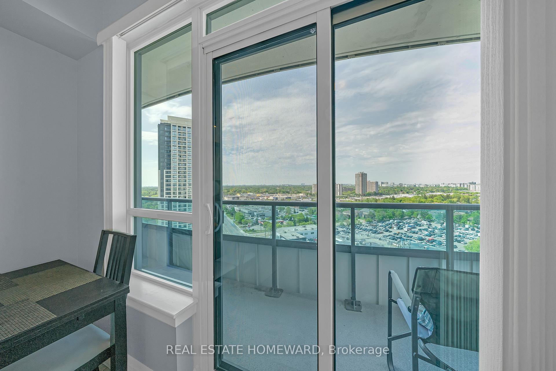 Photo 13 of Unit 1525, 7161 Yonge Street, Markham, Thornhill — HOMEH