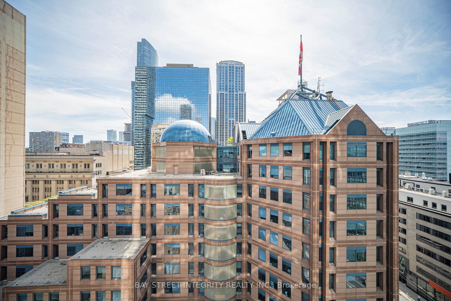 Photo 6 of Unit 1406, 38 Grenville Street, Toronto, Bay Street Corridor — HOMEH