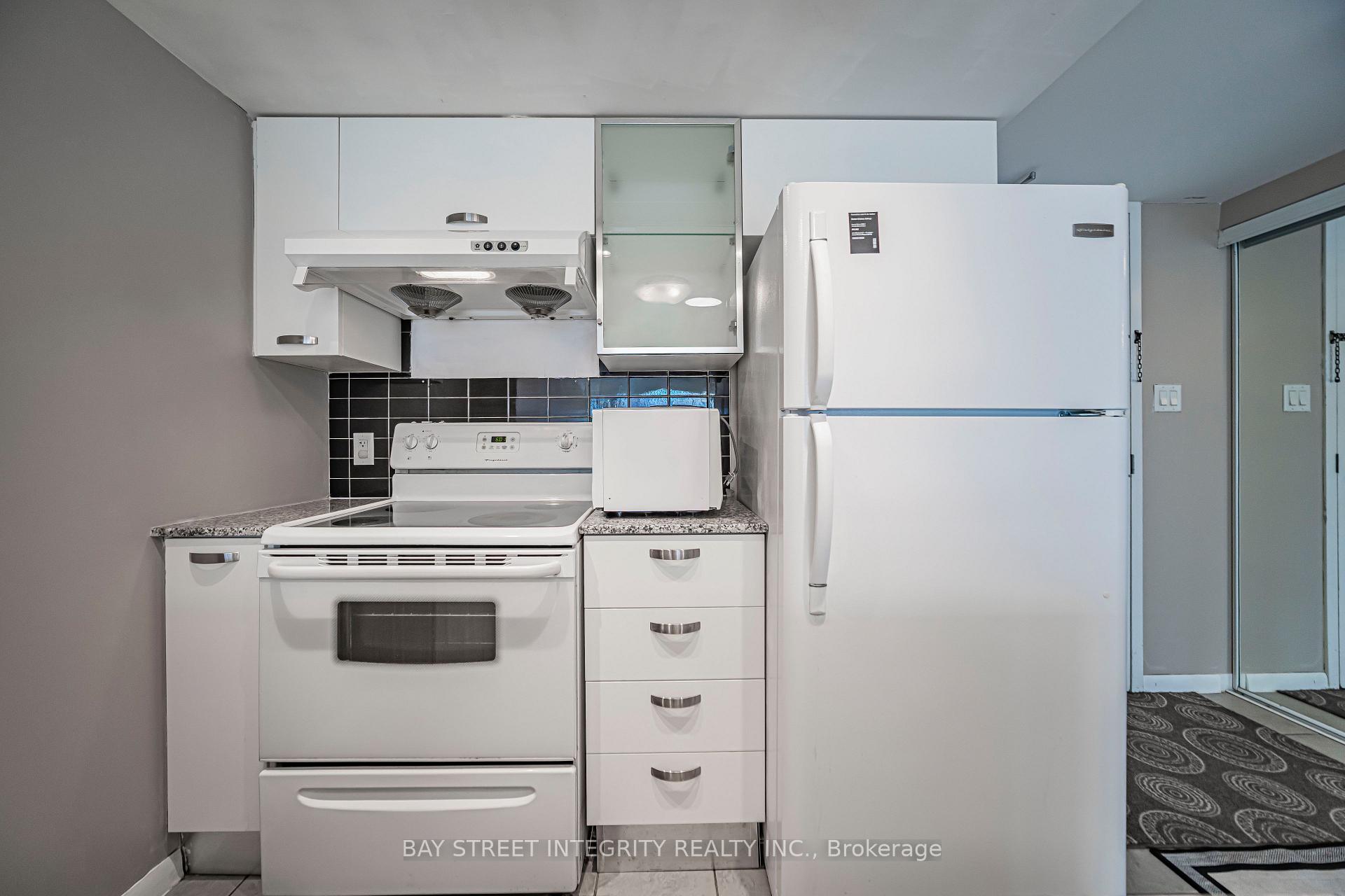 Photo 15 of Unit 1406, 38 Grenville Street, Toronto, Bay Street Corridor — HOMEH