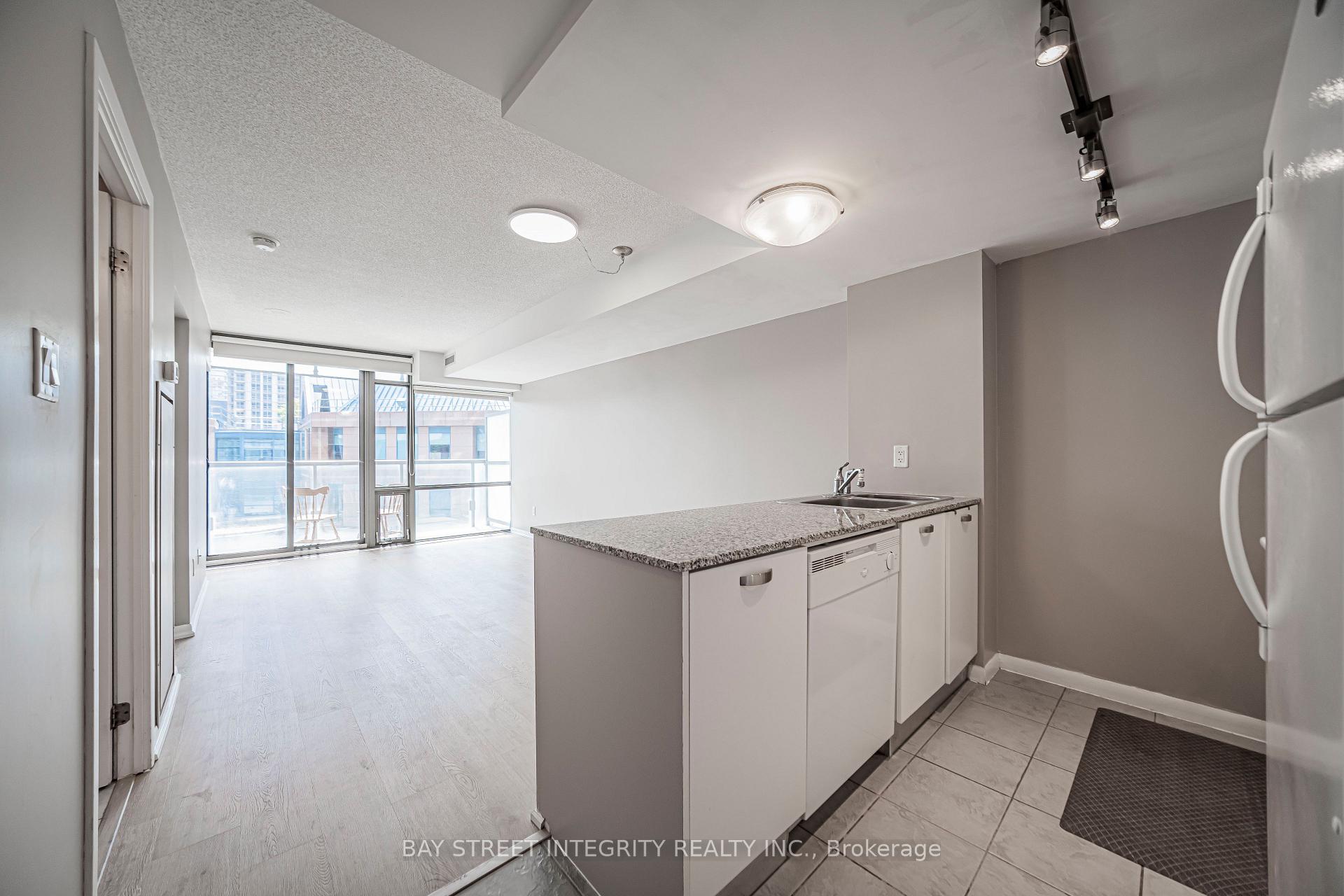 Photo 16 of Unit 1406, 38 Grenville Street, Toronto, Bay Street Corridor — HOMEH