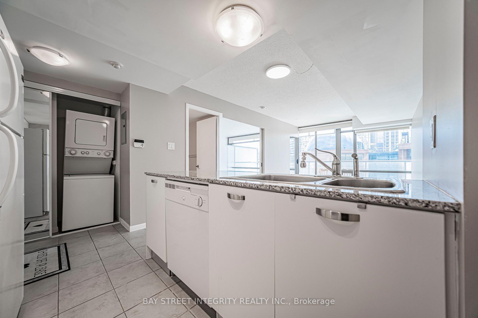 Photo 17 of Unit 1406, 38 Grenville Street, Toronto, Bay Street Corridor — HOMEH