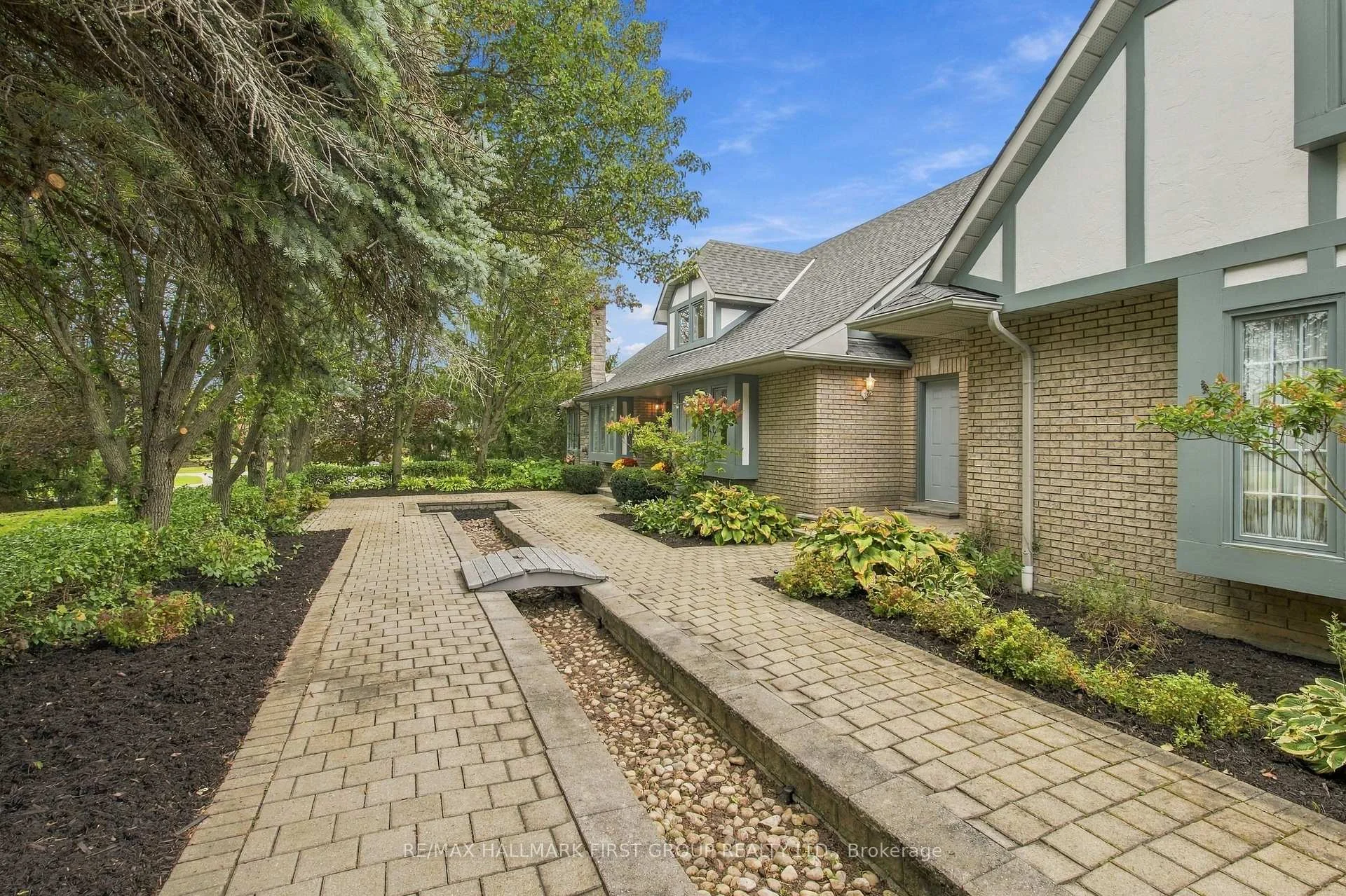 Photo 4 of 17 Buggey Lane, Ajax, Northeast Ajax — HOMEH