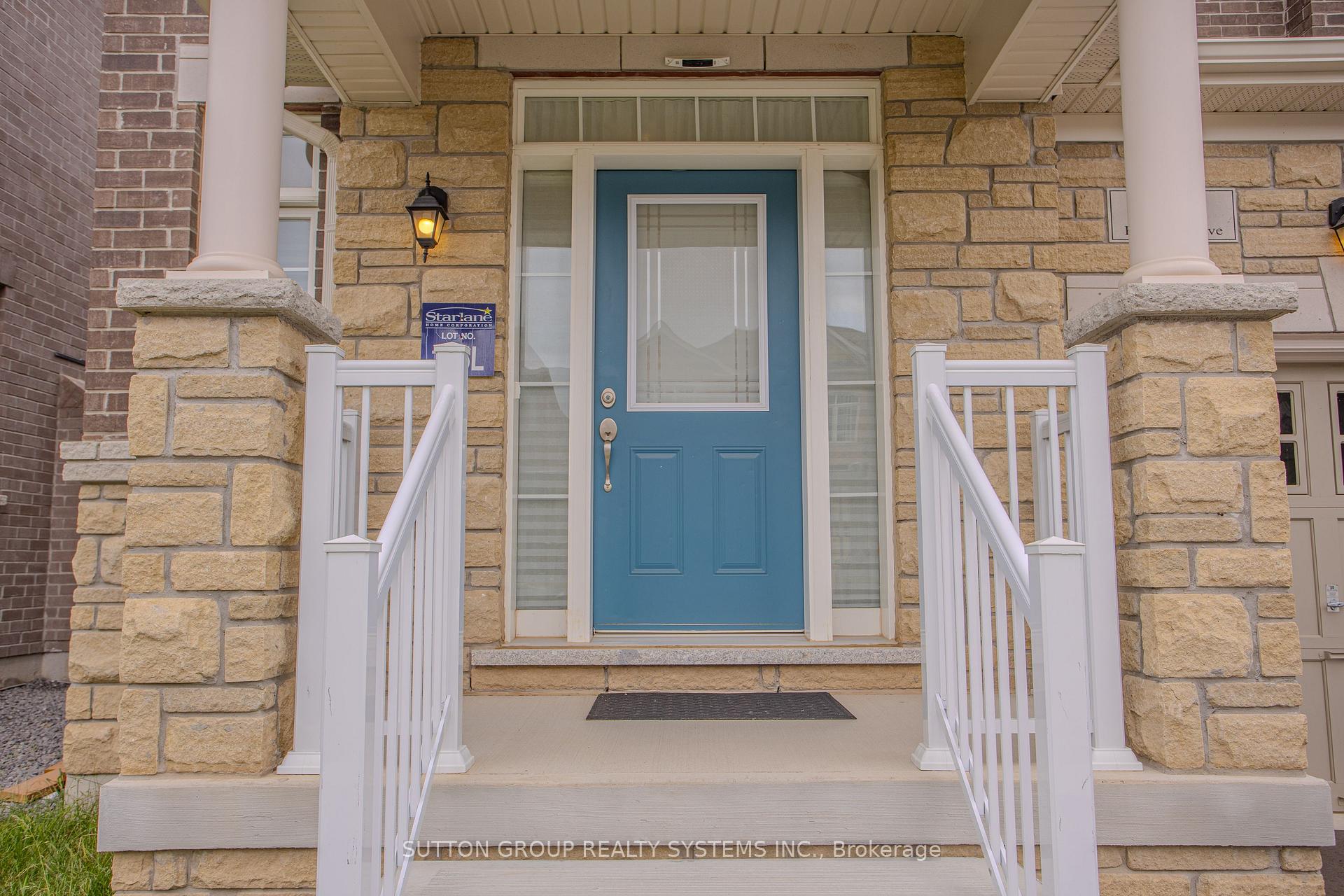 Photo 3 of 96 Kenesky Drive, Hamilton, Waterdown — HOMEH