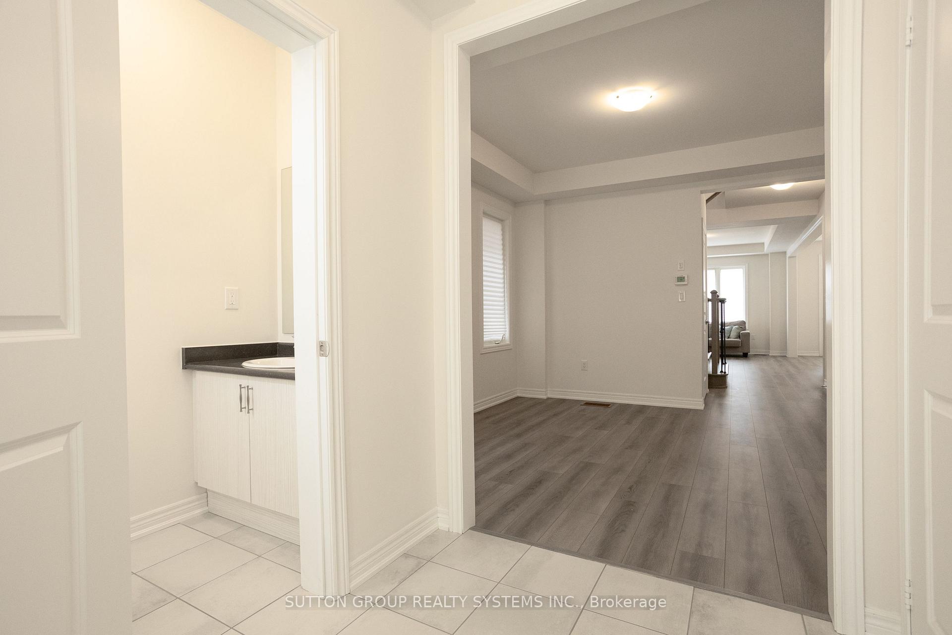 Photo 4 of 96 Kenesky Drive, Hamilton, Waterdown — HOMEH