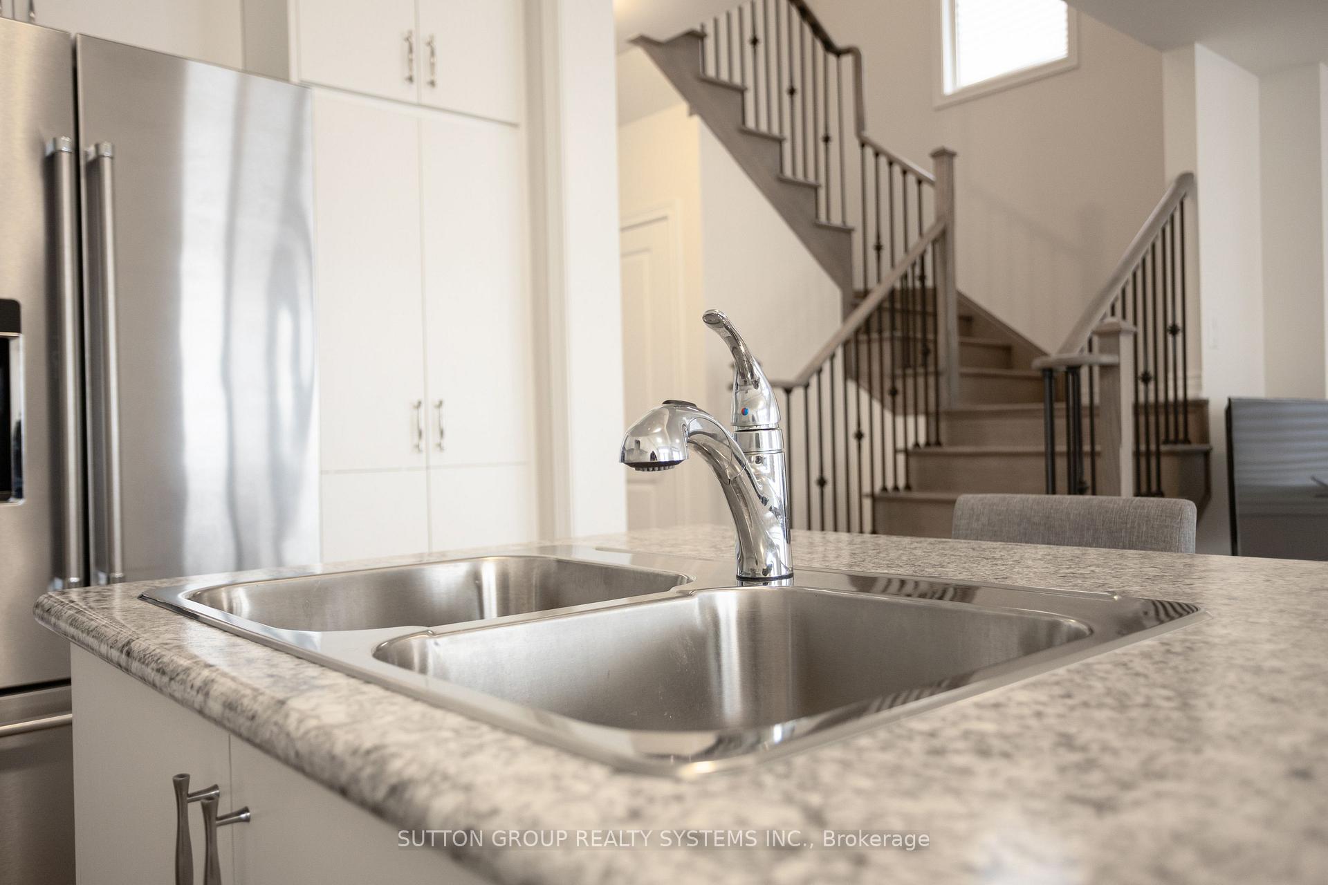 Photo 16 of 96 Kenesky Drive, Hamilton, Waterdown — HOMEH