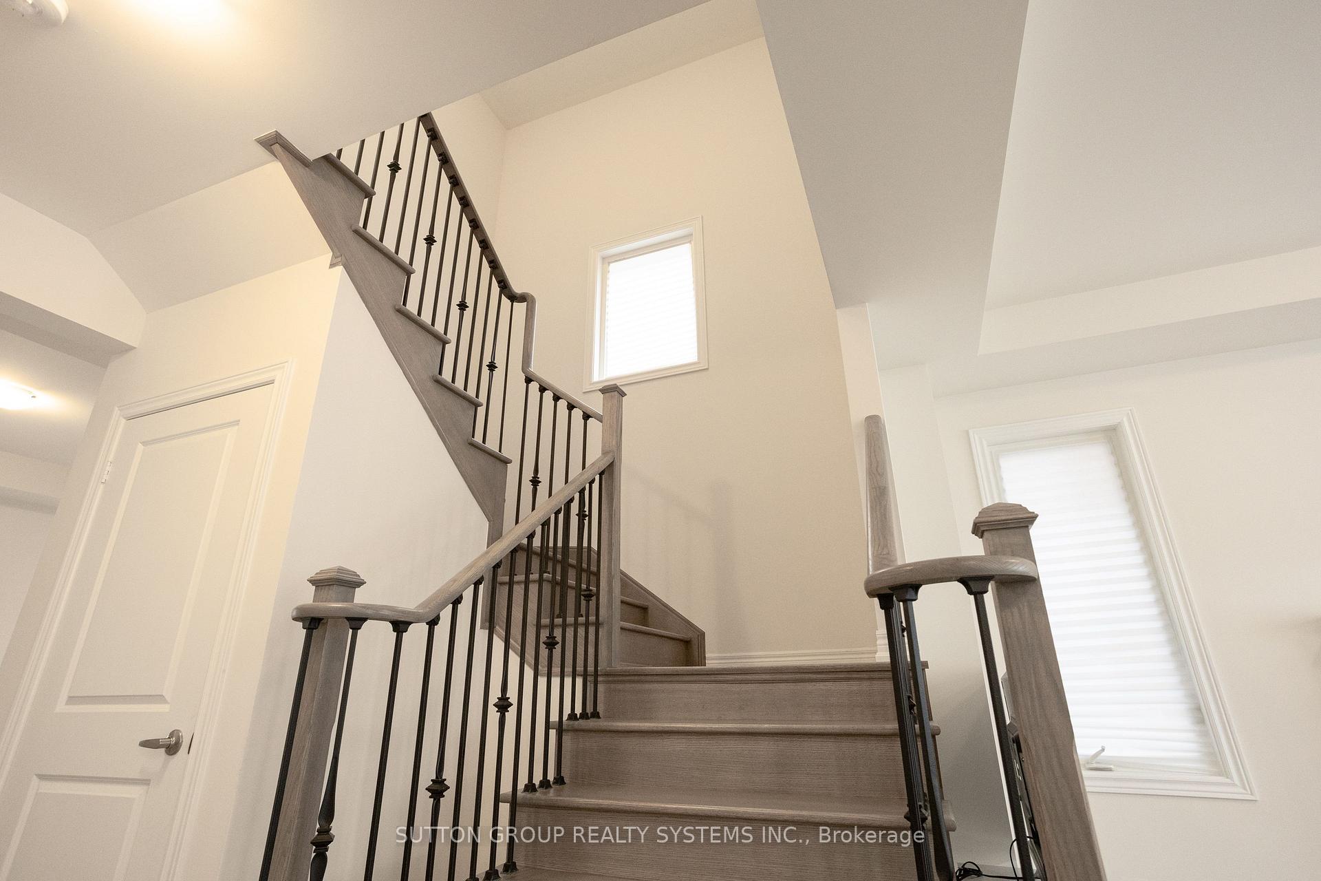 Photo 17 of 96 Kenesky Drive, Hamilton, Waterdown — HOMEH