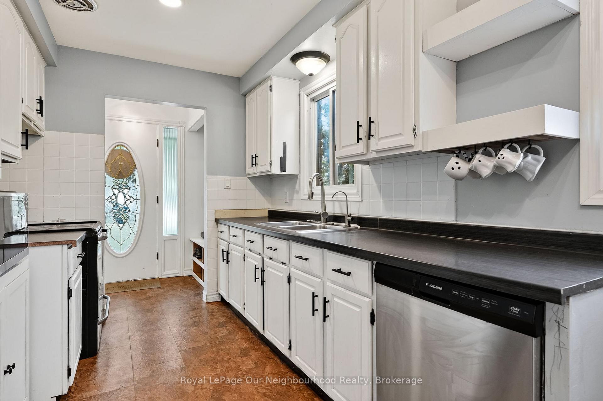 Photo 4 of 44 Barbara Street, Quinte West, Trenton Ward — HOMEH