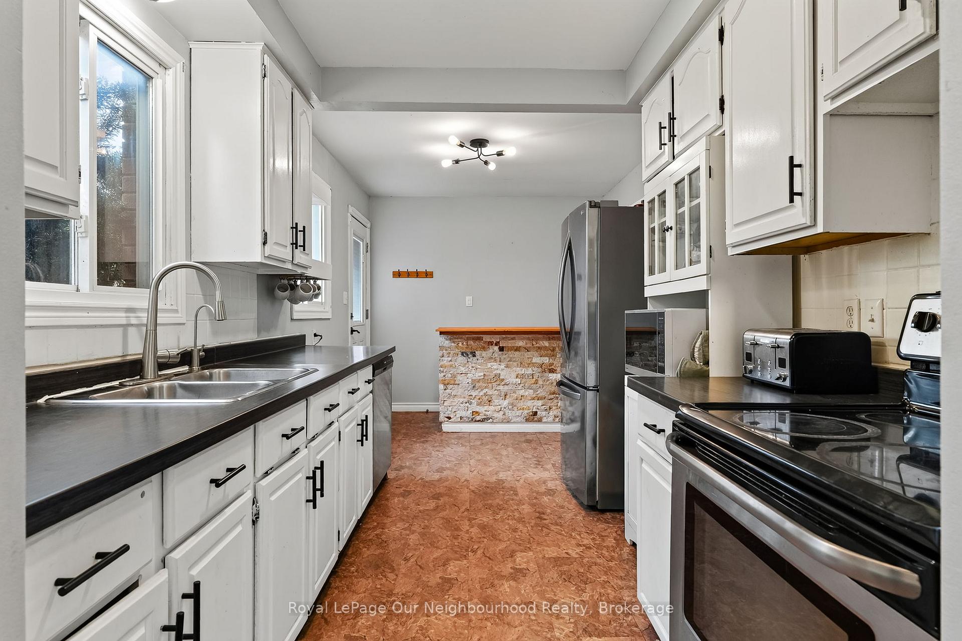 Photo 5 of 44 Barbara Street, Quinte West, Trenton Ward — HOMEH