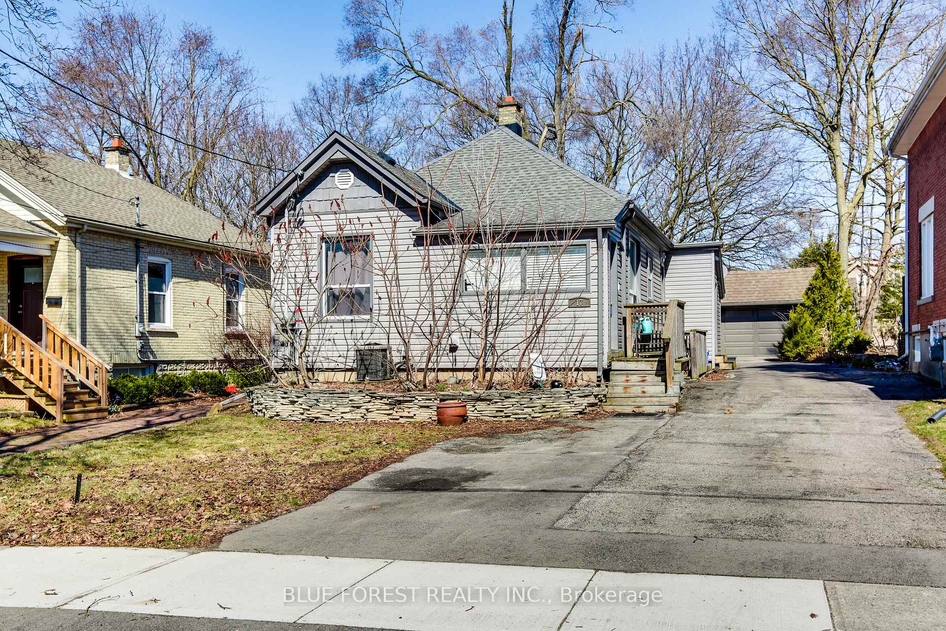 Photo of 17 McDonald Avenue