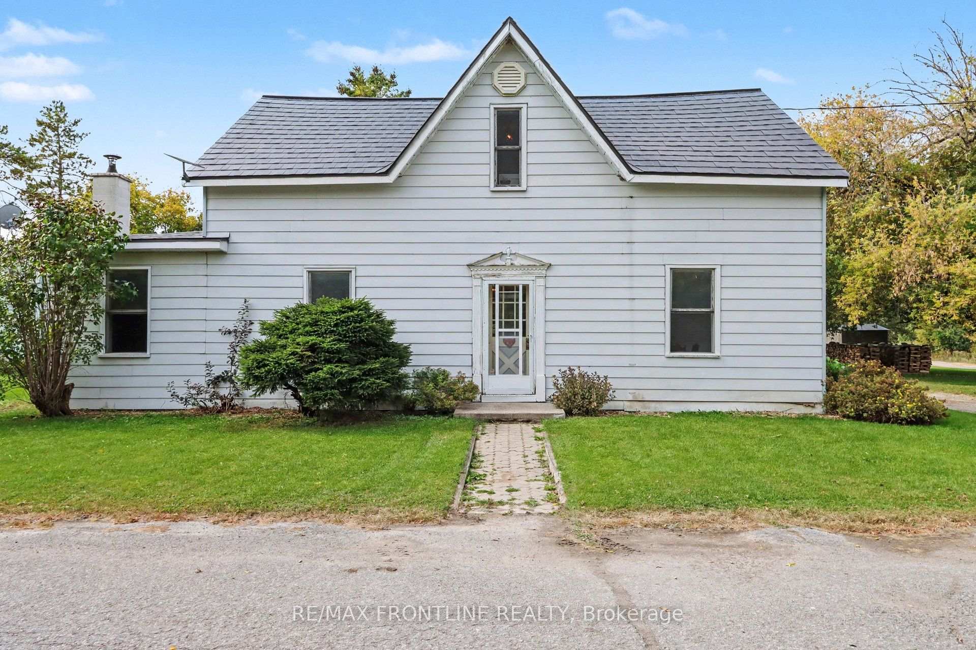 Front of 199 Innisville Road S