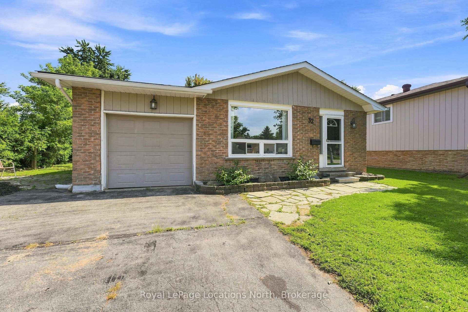 Photo of 32 Courtice Crescent