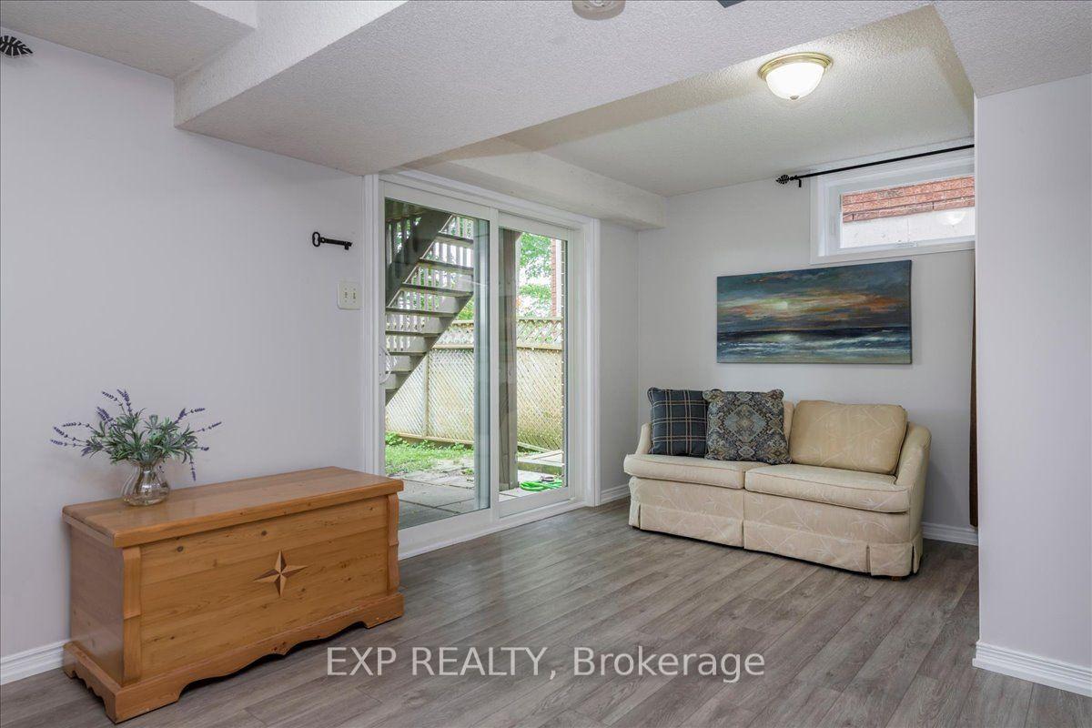 Photo 20 of 64 Ferguson Drive, Barrie, Northwest — HOMEH