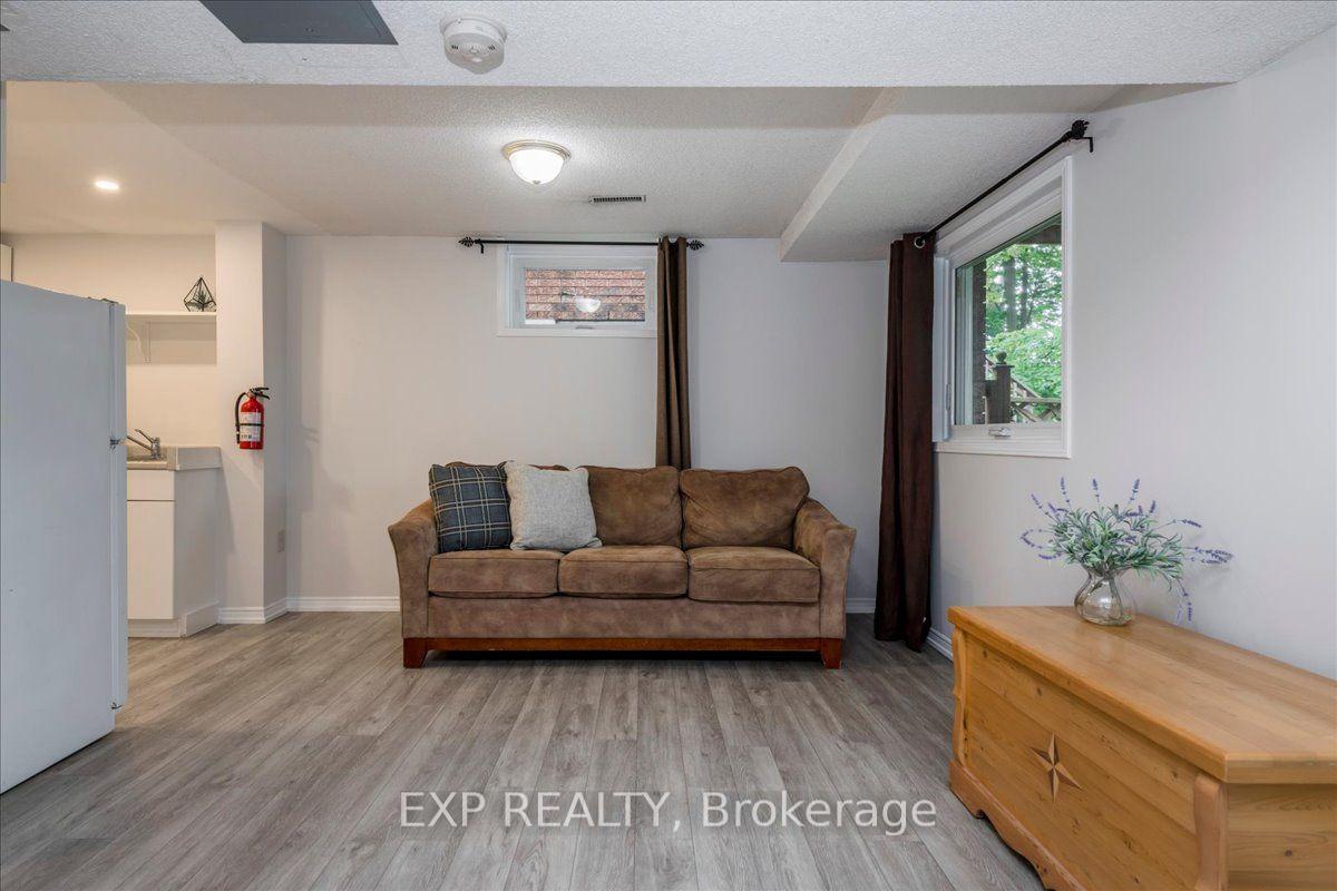 Photo 21 of 64 Ferguson Drive, Barrie, Northwest — HOMEH