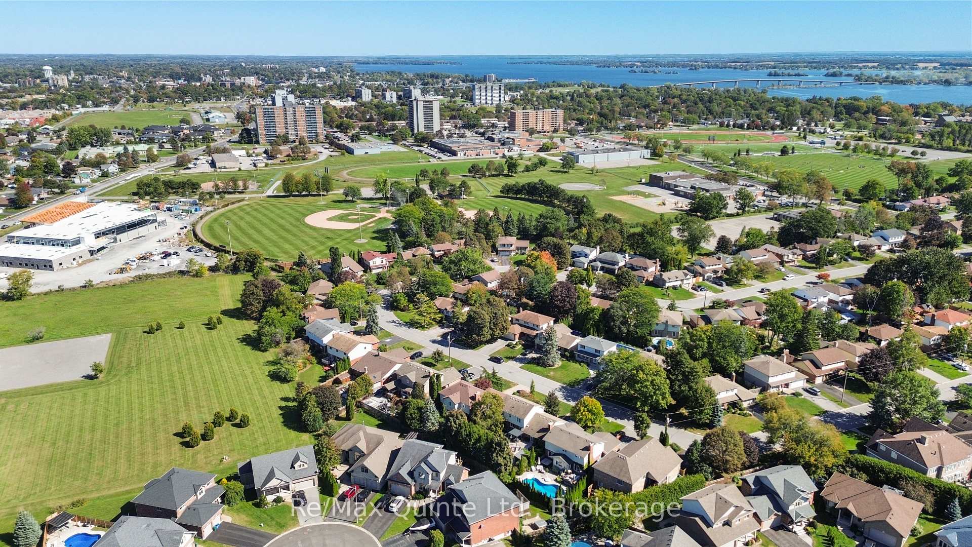 Photo 4 of 69 Kensington Crescent, Belleville, Belleville Ward — HOMEH