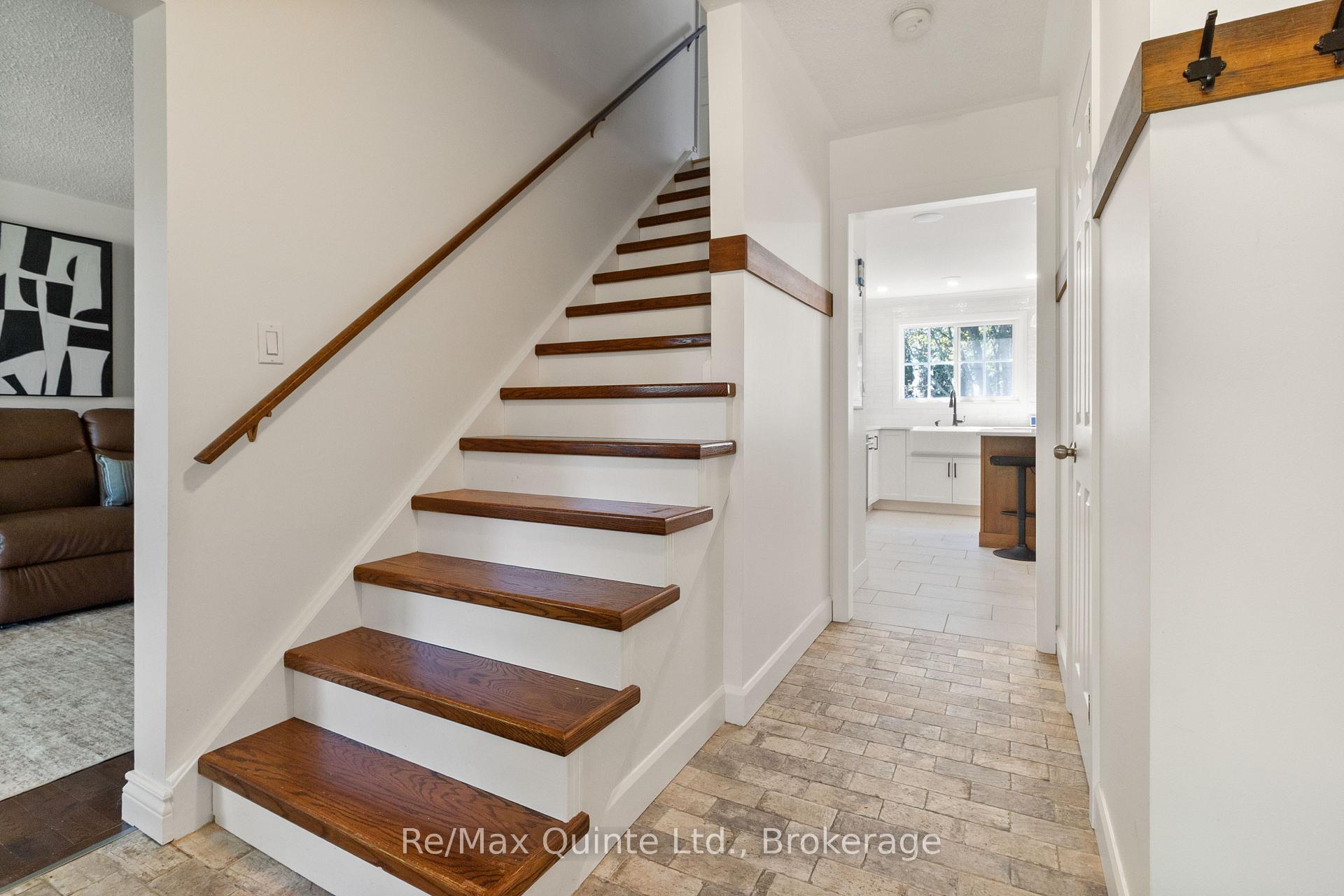 Photo 11 of 69 Kensington Crescent, Belleville, Belleville Ward — HOMEH