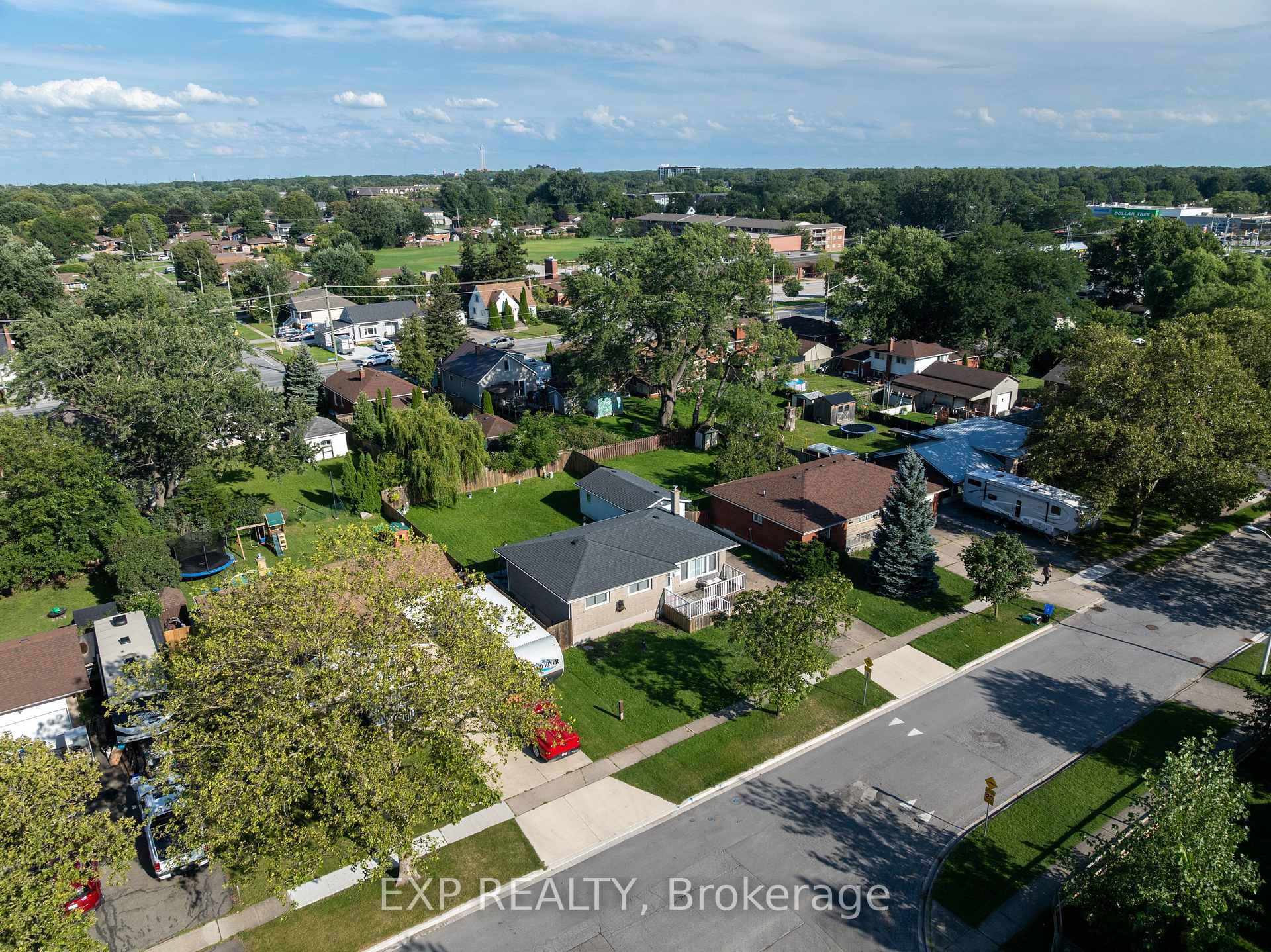 Photo 7 of 7040 Warden Avenue, Niagara Falls, Arad/Fallsview — HOMEH