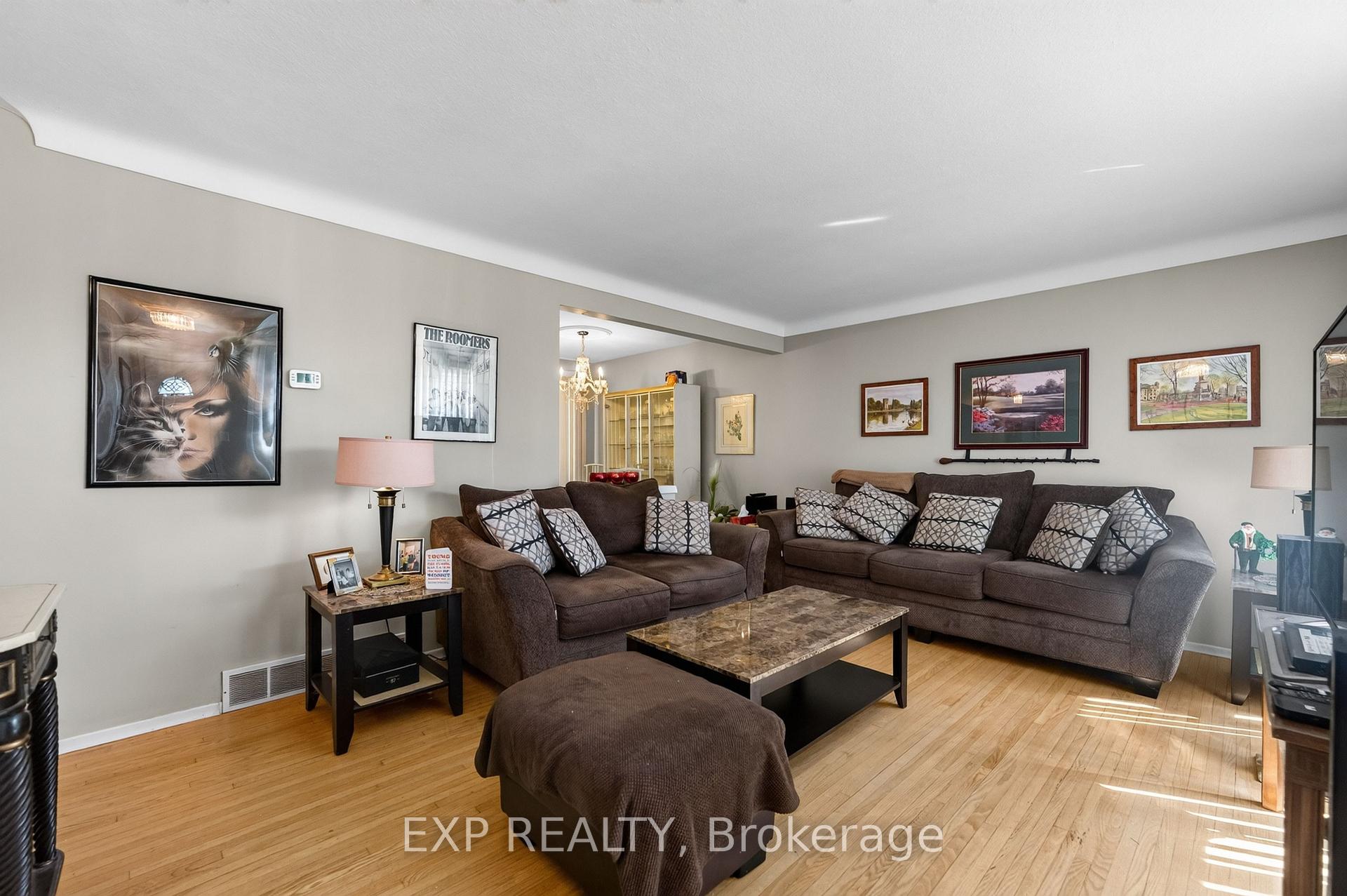 Photo 10 of 7040 Warden Avenue, Niagara Falls, Arad/Fallsview — HOMEH