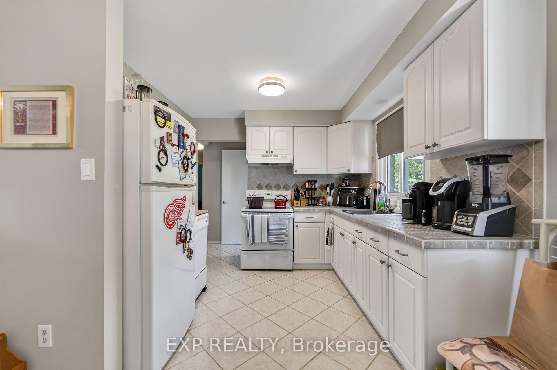 Photo 12 of 7040 Warden Avenue, Niagara Falls, Arad/Fallsview — HOMEH