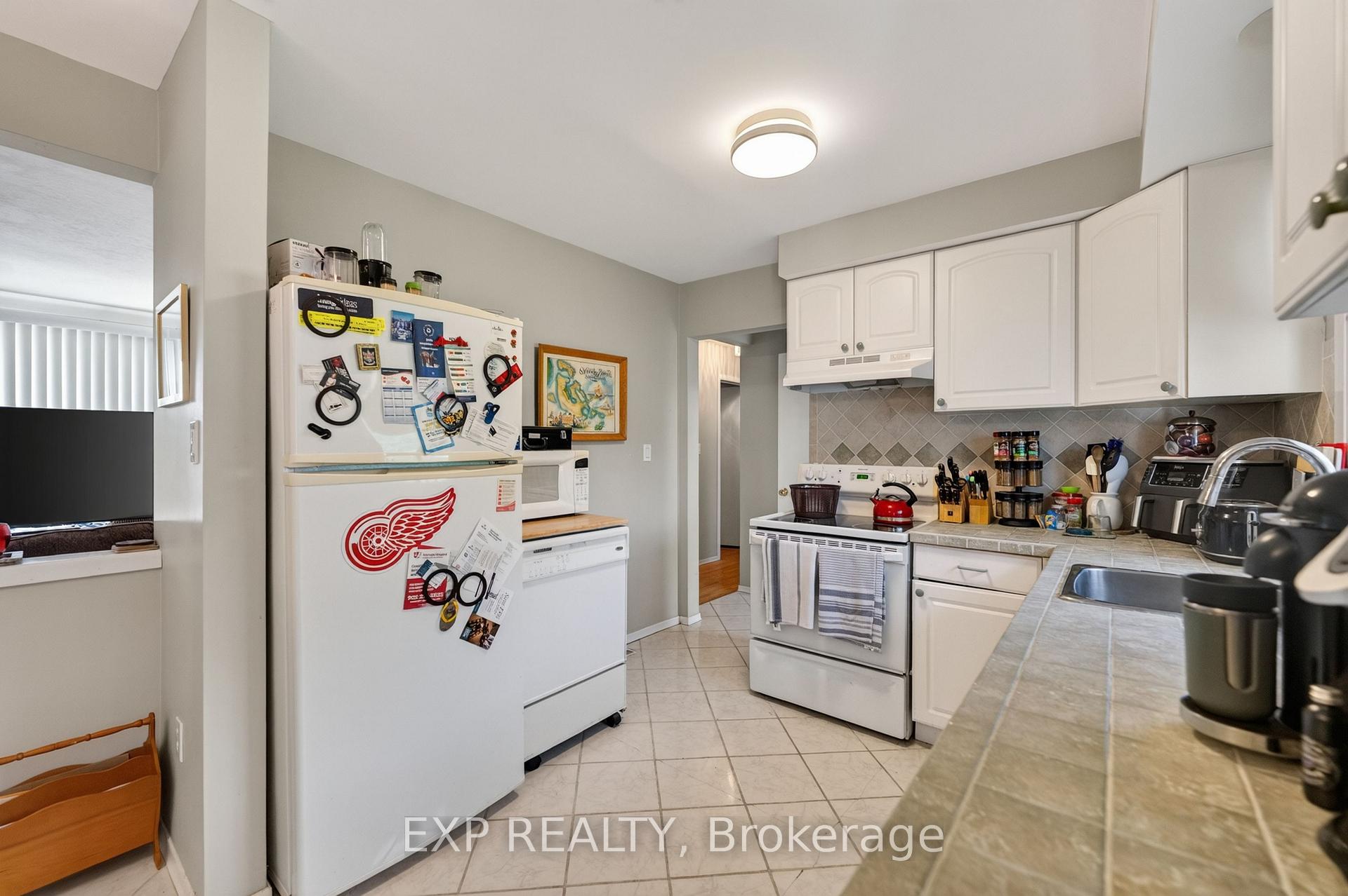 Photo 13 of 7040 Warden Avenue, Niagara Falls, Arad/Fallsview — HOMEH