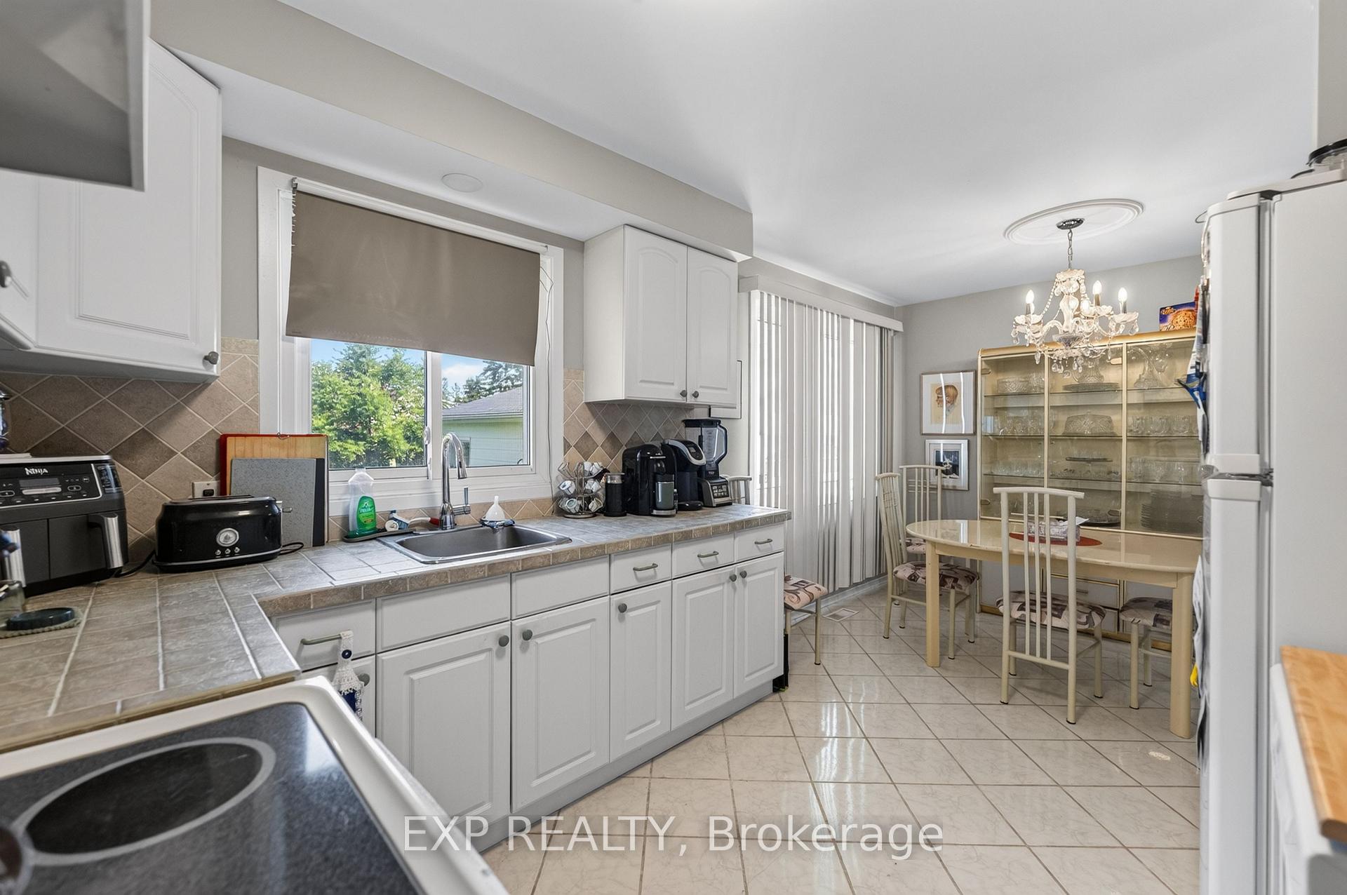 Photo 15 of 7040 Warden Avenue, Niagara Falls, Arad/Fallsview — HOMEH
