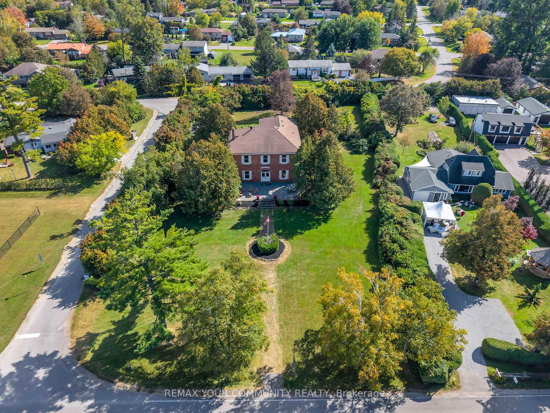 Photo 4 of 351 Hedge Road, Georgina, Sutton & Jackson's Point — HOMEH