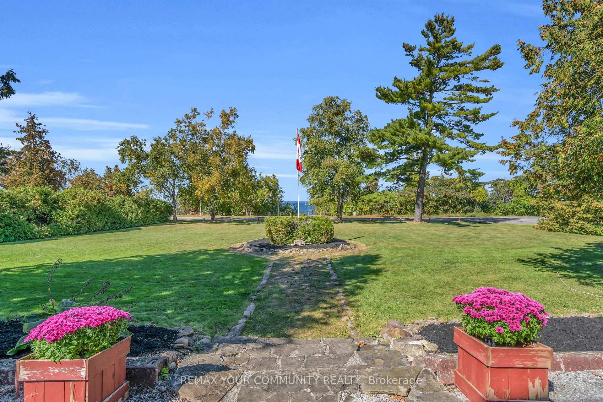 Photo 8 of 351 Hedge Road, Georgina, Sutton & Jackson's Point — HOMEH