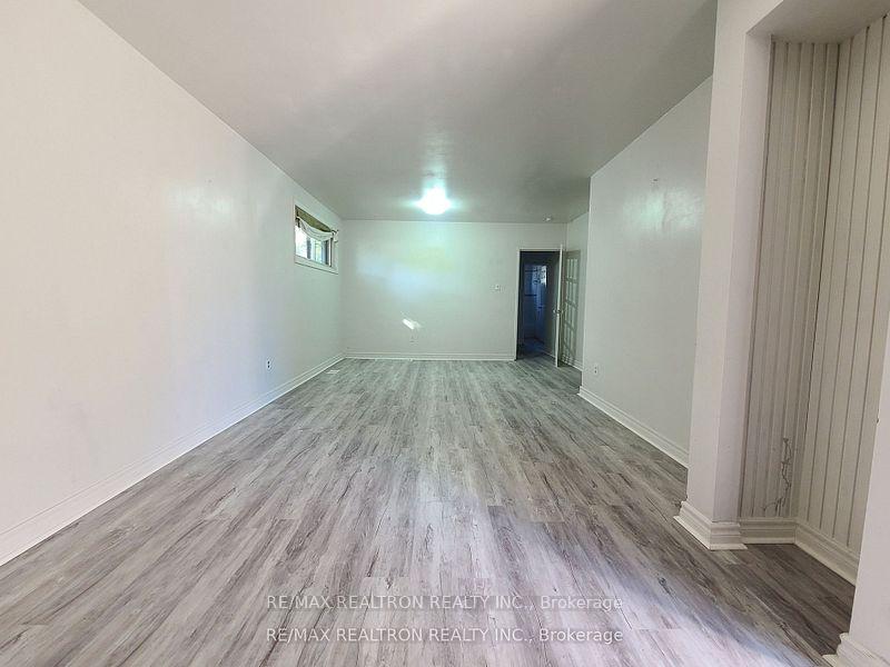 Photo 5 of 904 Donovan Crescent, Whitby, Williamsburg — HOMEH
