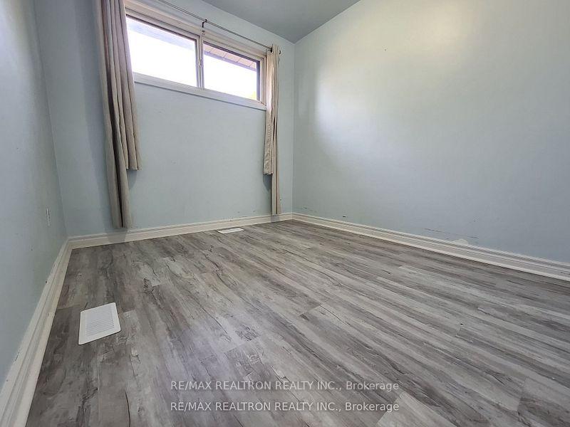 Photo 7 of 904 Donovan Crescent, Whitby, Williamsburg — HOMEH