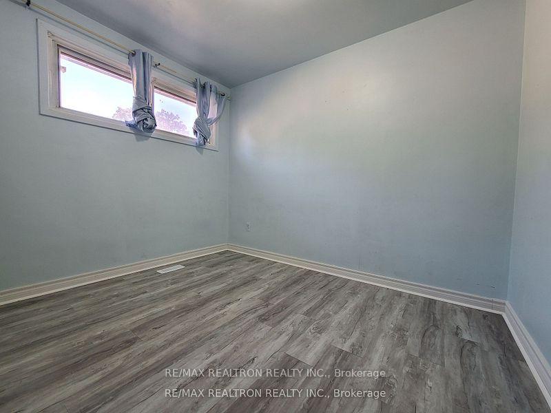 Photo 8 of 904 Donovan Crescent, Whitby, Williamsburg — HOMEH