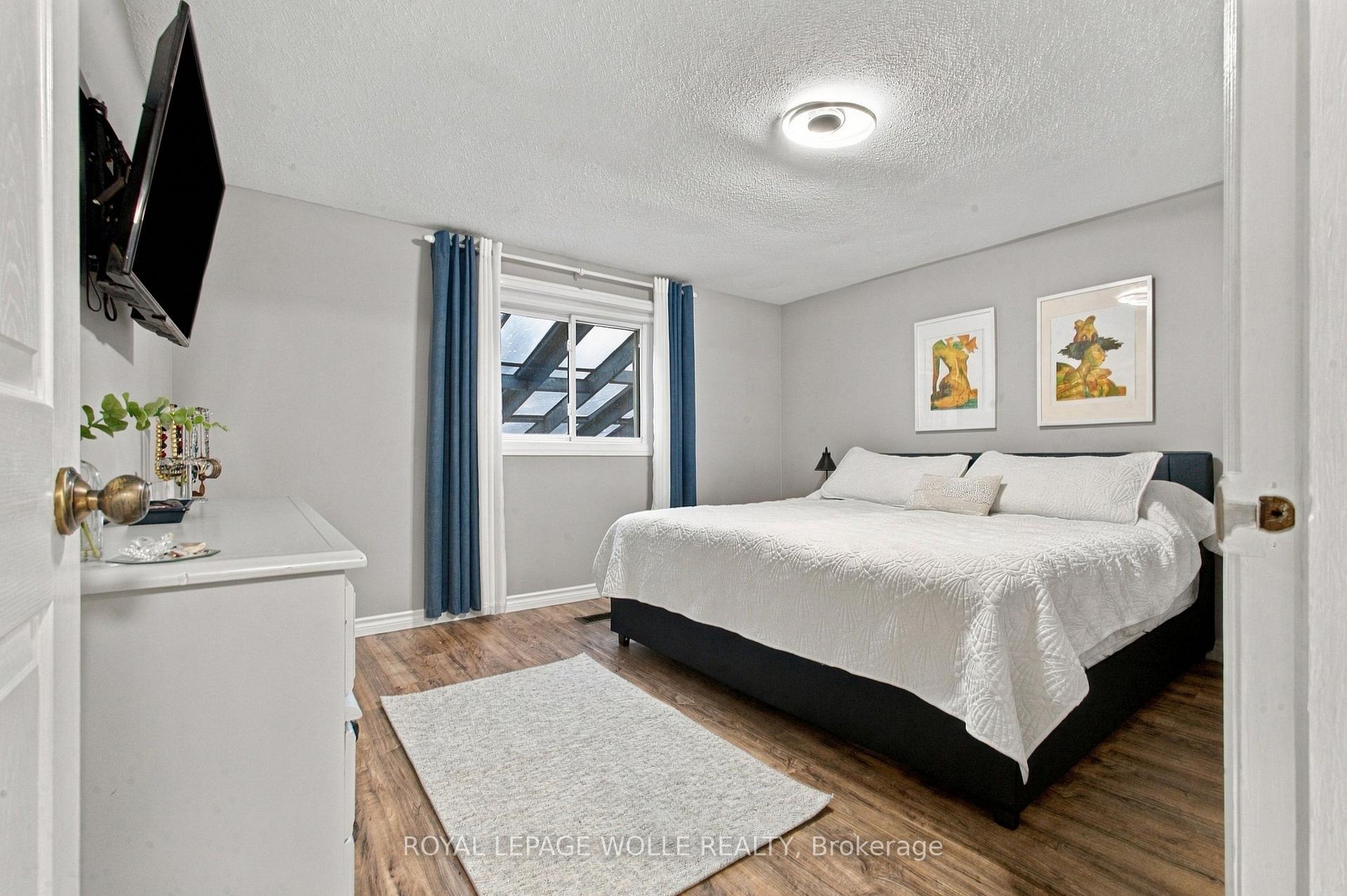 Photo 19 of 802 Strasburg Road, Kitchener, Country Hills — HOMEH