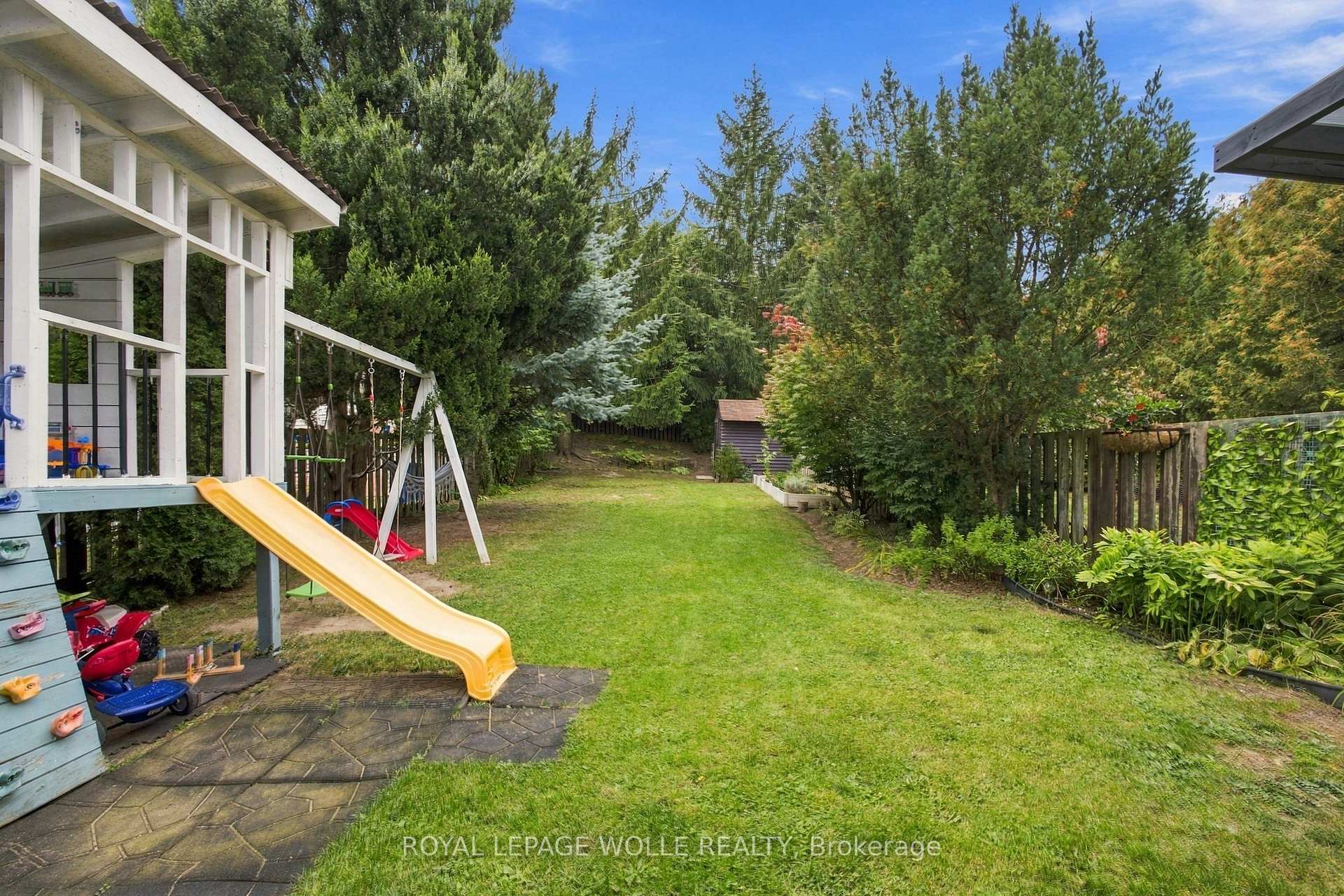 Photo 35 of 802 Strasburg Road, Kitchener, Country Hills — HOMEH