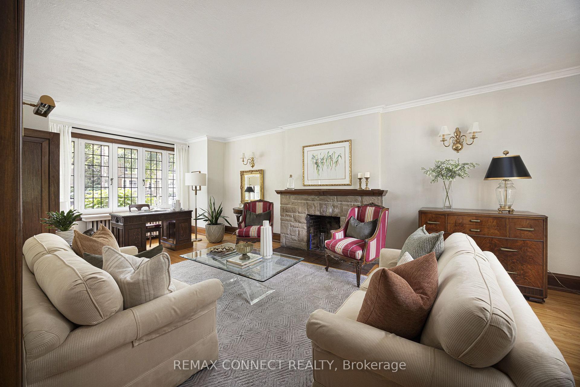 Photo 6 of 22 Belvedere Boulevard, Etobicoke, Kingsway South — HOMEH