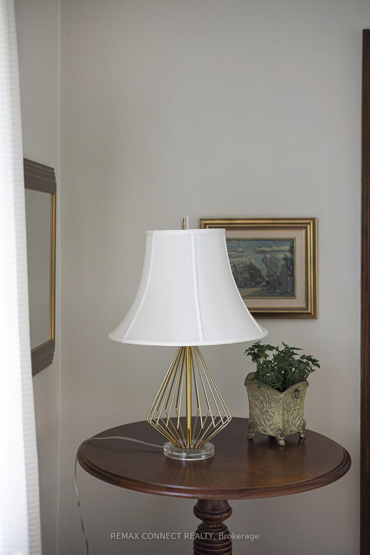 Photo 9 of 22 Belvedere Boulevard, Etobicoke, Kingsway South — HOMEH
