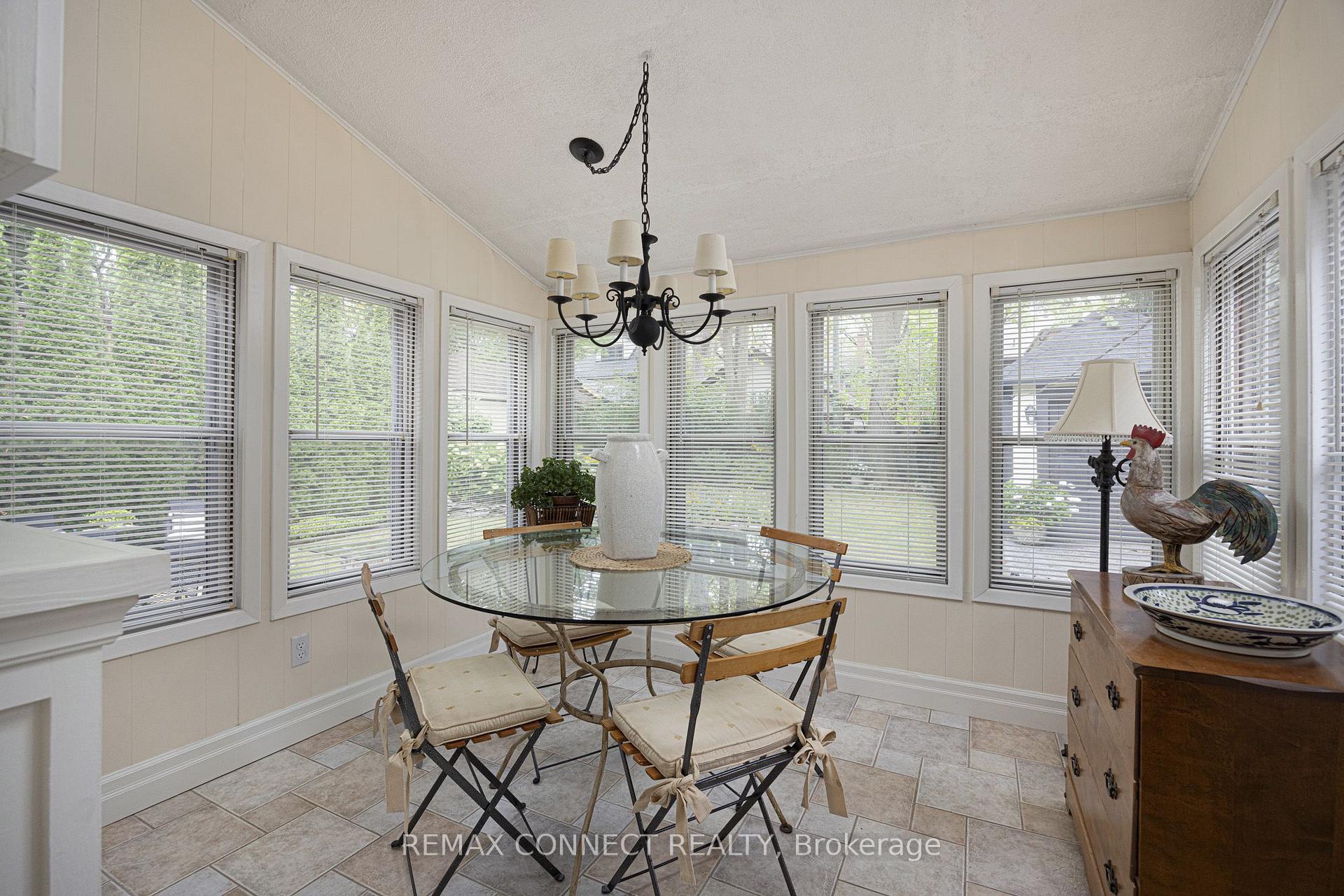 Photo 15 of 22 Belvedere Boulevard, Etobicoke, Kingsway South — HOMEH