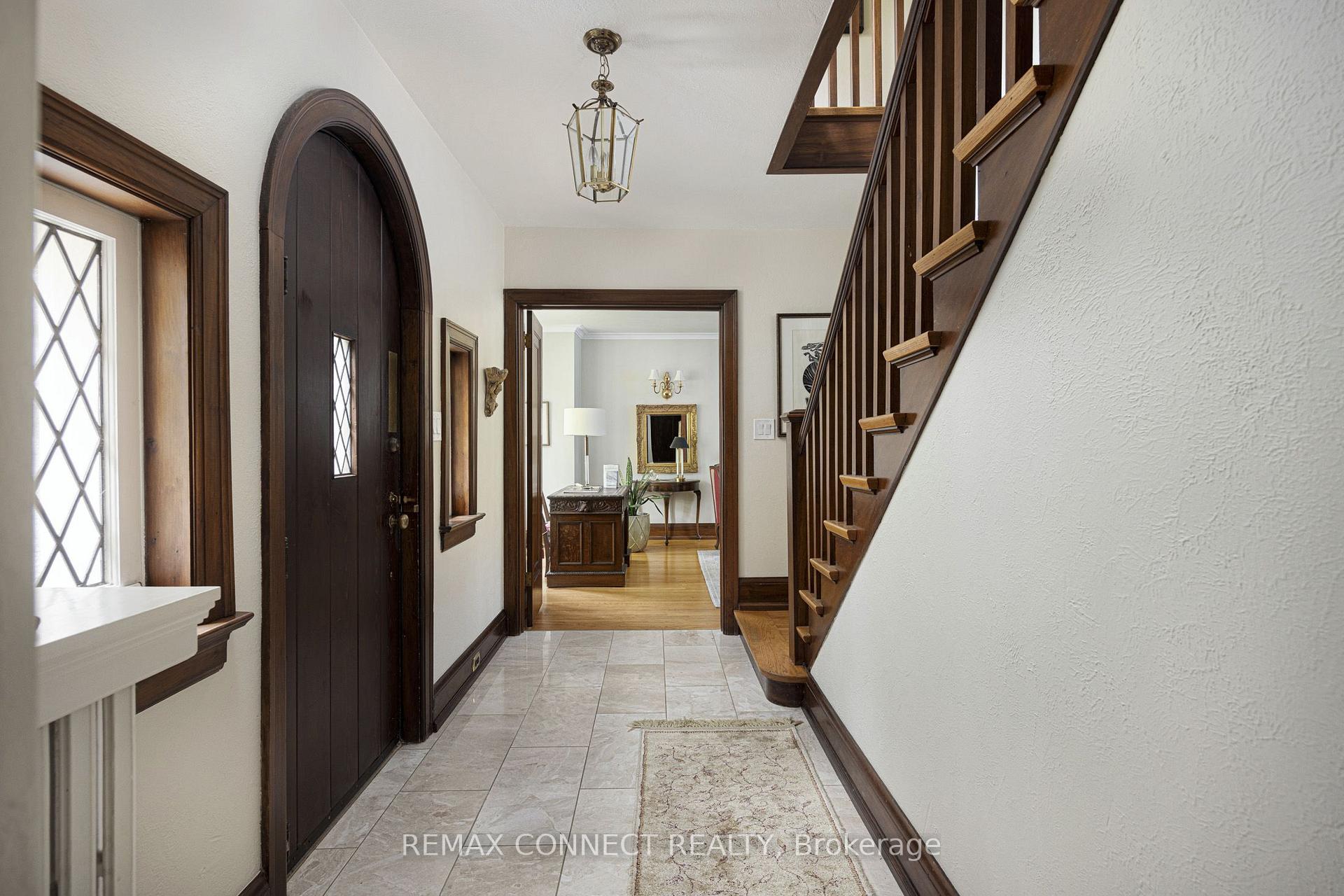 Photo 17 of 22 Belvedere Boulevard, Etobicoke, Kingsway South — HOMEH