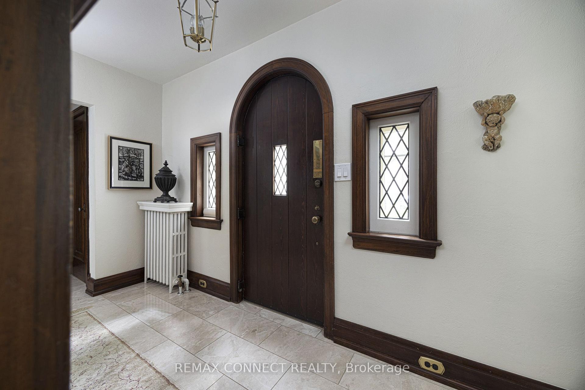 Photo 18 of 22 Belvedere Boulevard, Etobicoke, Kingsway South — HOMEH