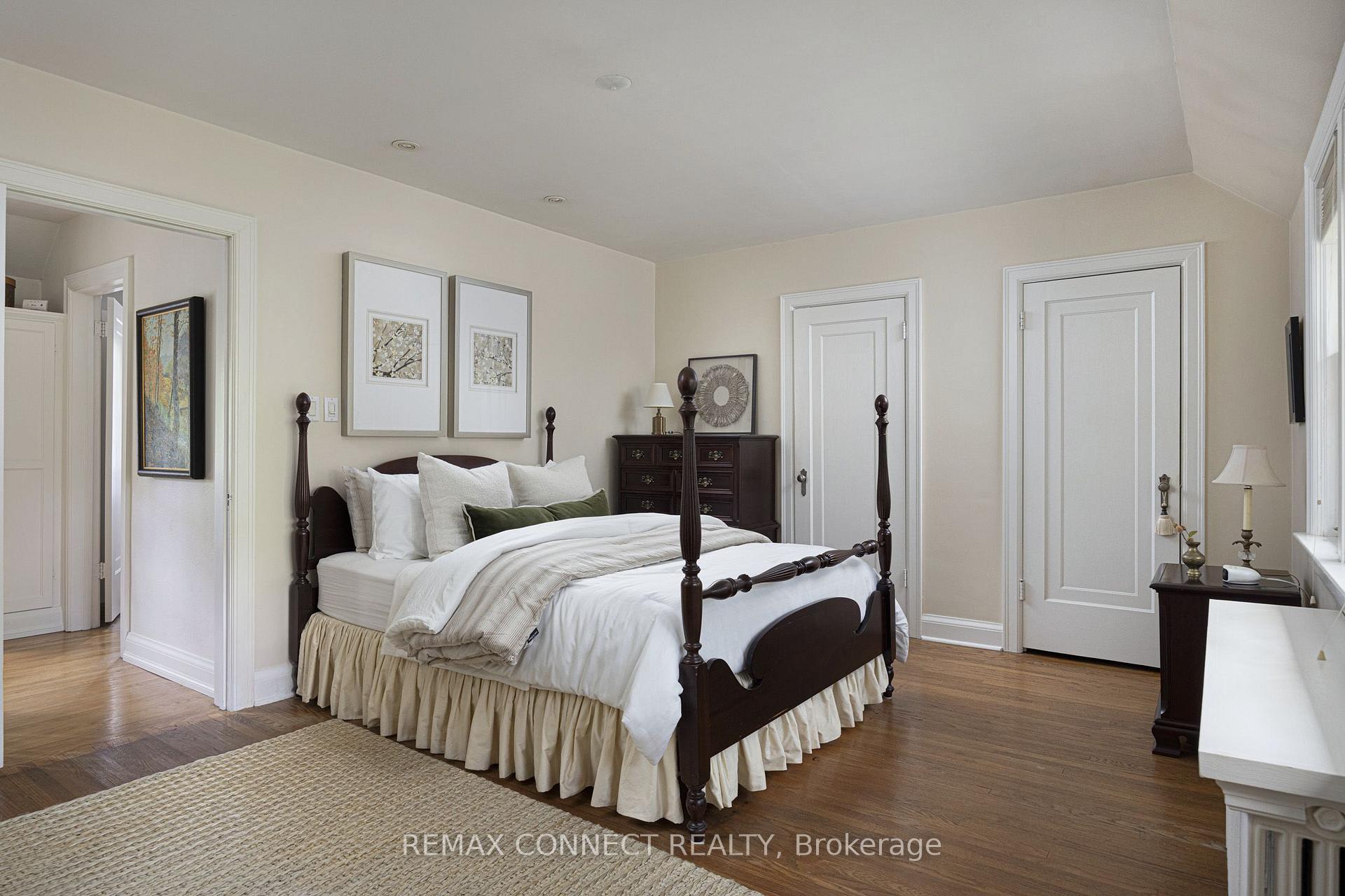 Photo 24 of 22 Belvedere Boulevard, Etobicoke, Kingsway South — HOMEH