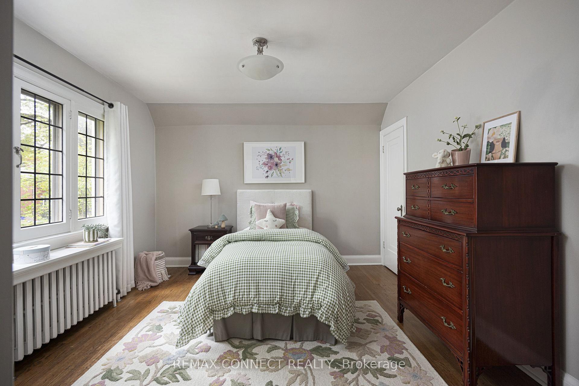 Photo 31 of 22 Belvedere Boulevard, Etobicoke, Kingsway South — HOMEH