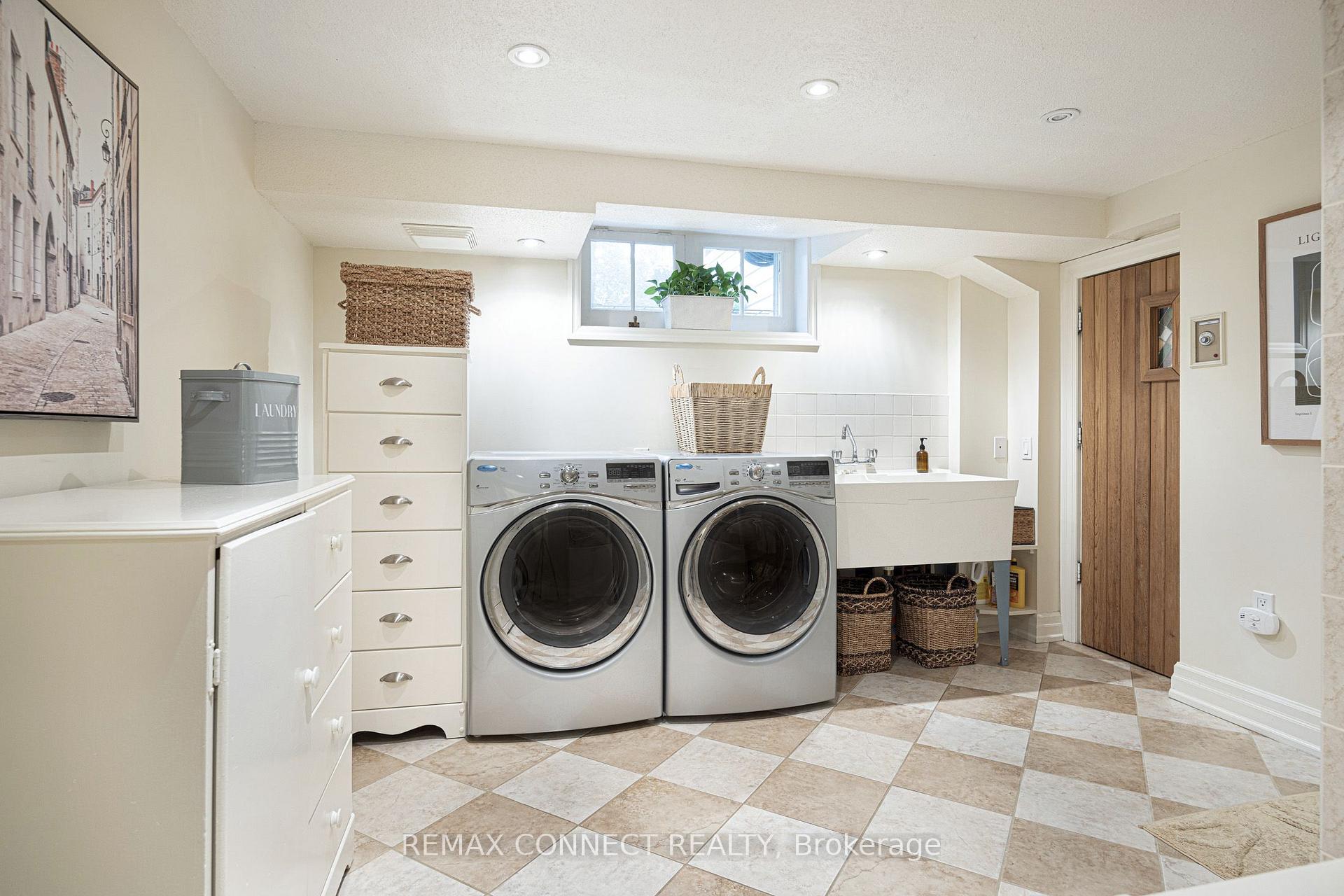 Photo 37 of 22 Belvedere Boulevard, Etobicoke, Kingsway South — HOMEH