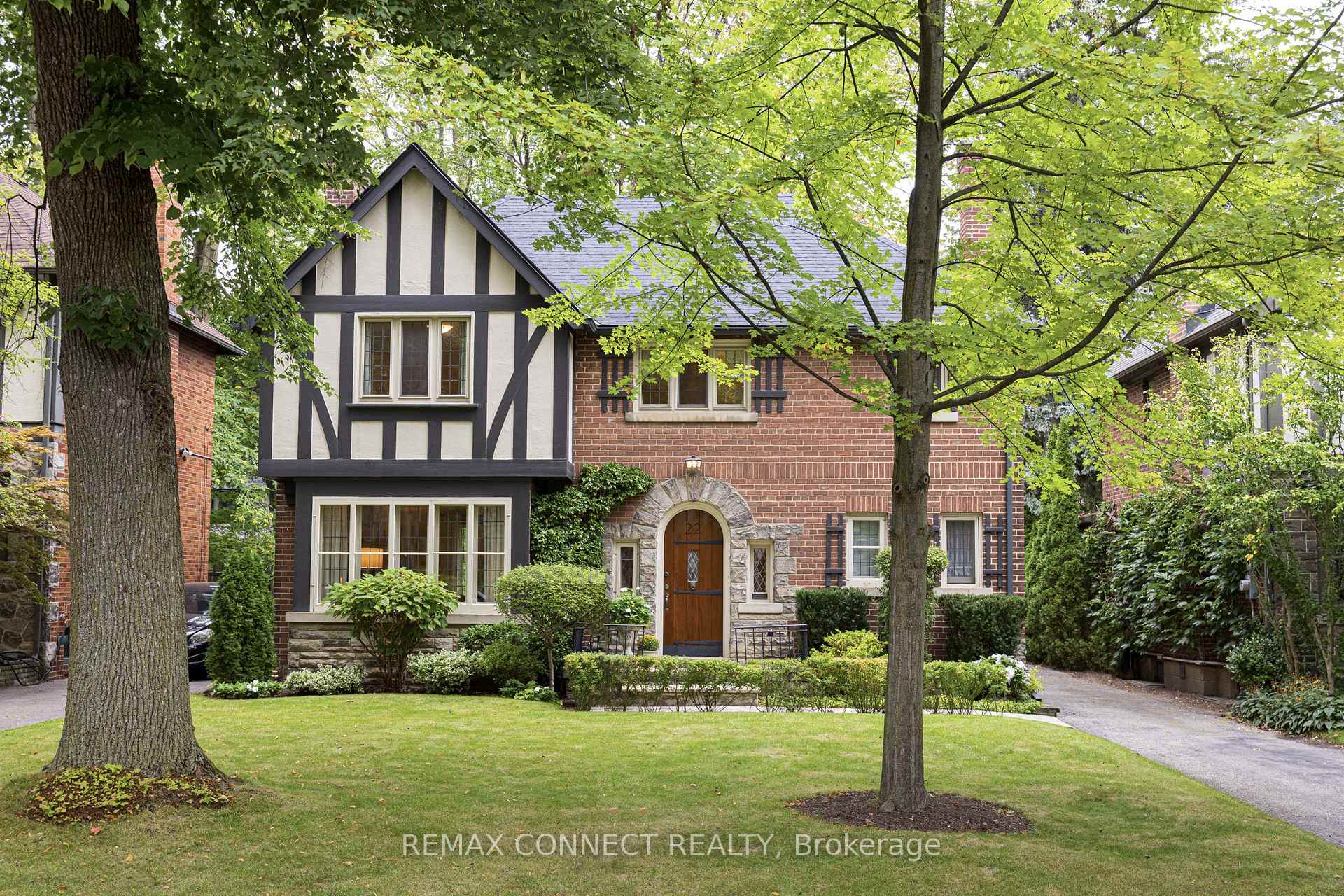 Photo 41 of 22 Belvedere Boulevard, Etobicoke, Kingsway South — HOMEH