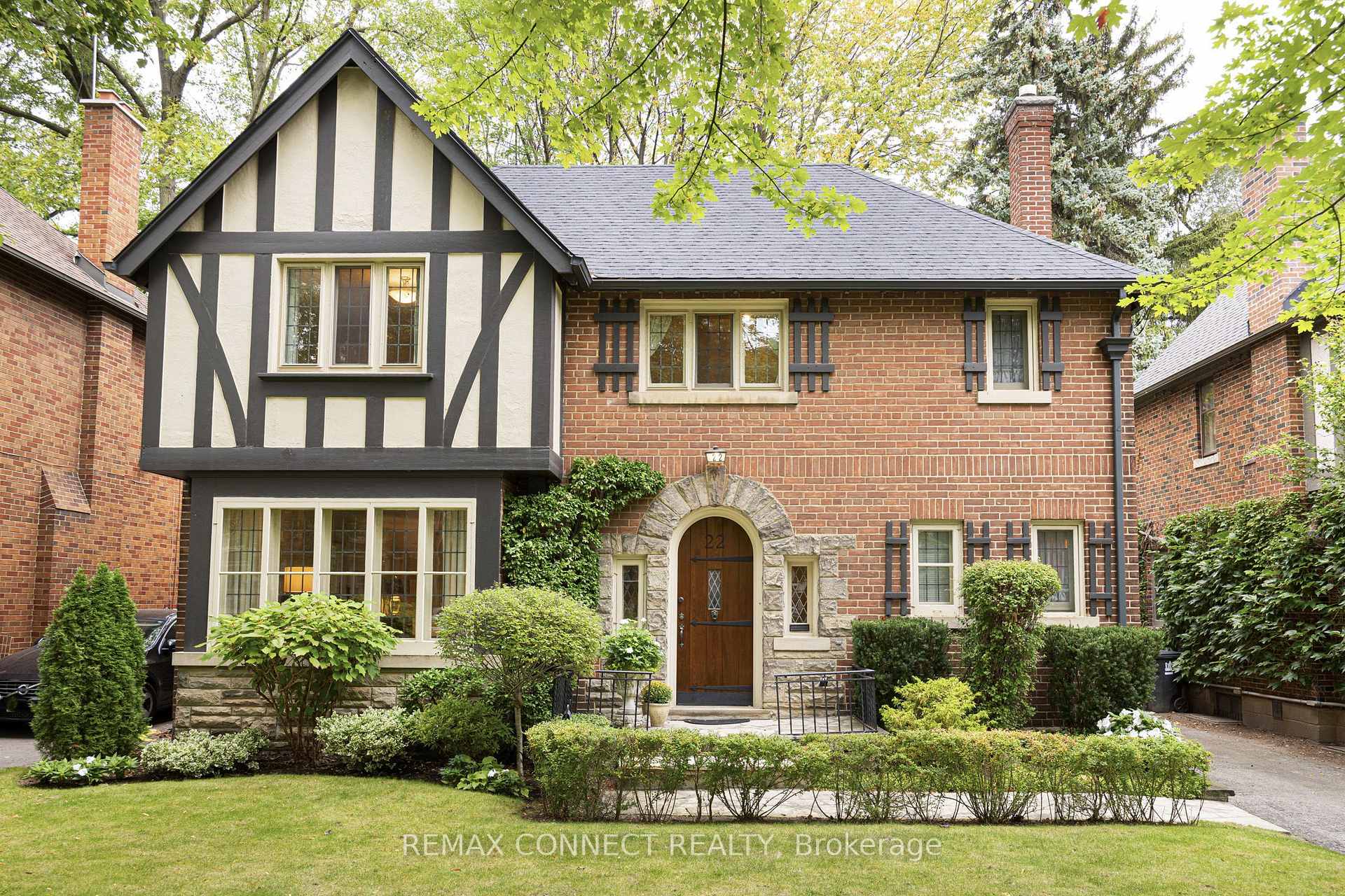 Photo 42 of 22 Belvedere Boulevard, Etobicoke, Kingsway South — HOMEH