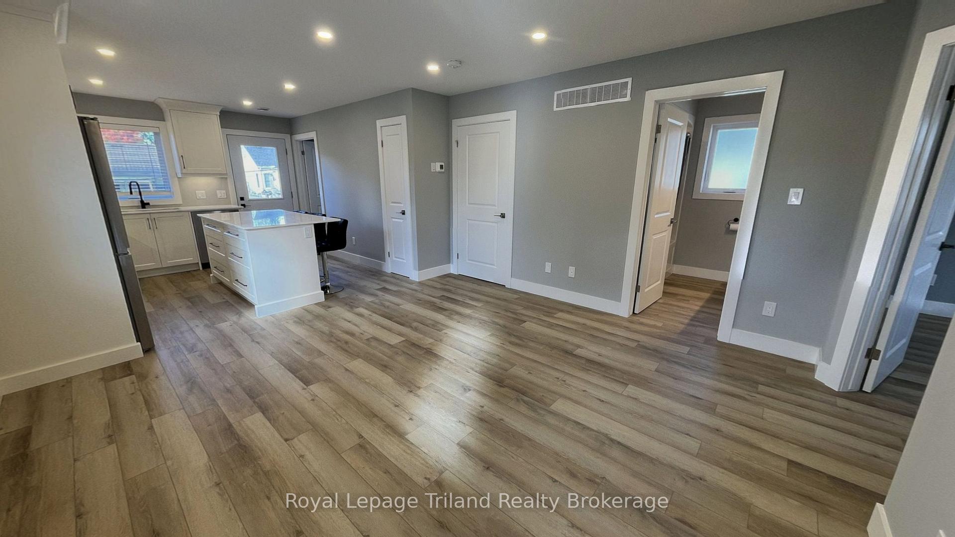 Photo of Unit 1, 695 Hayball Street